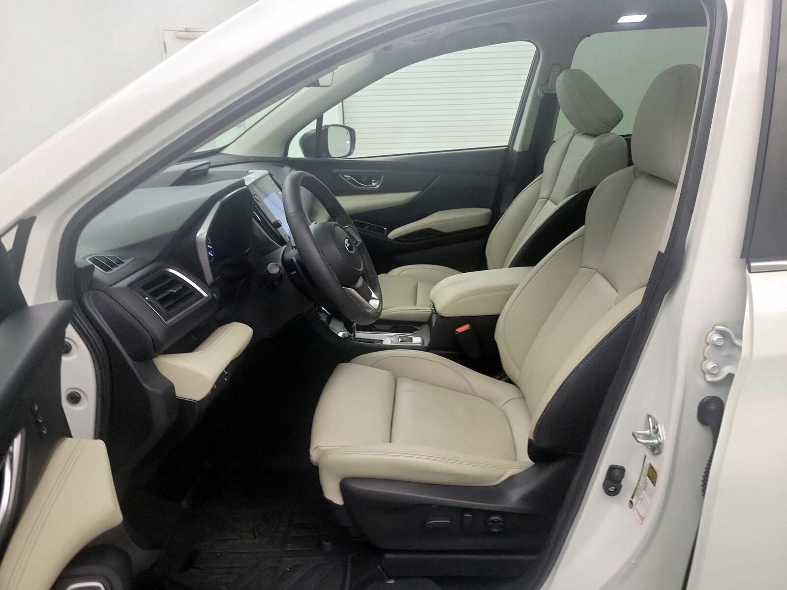 2025 Subaru Ascent Limited - Photo 12