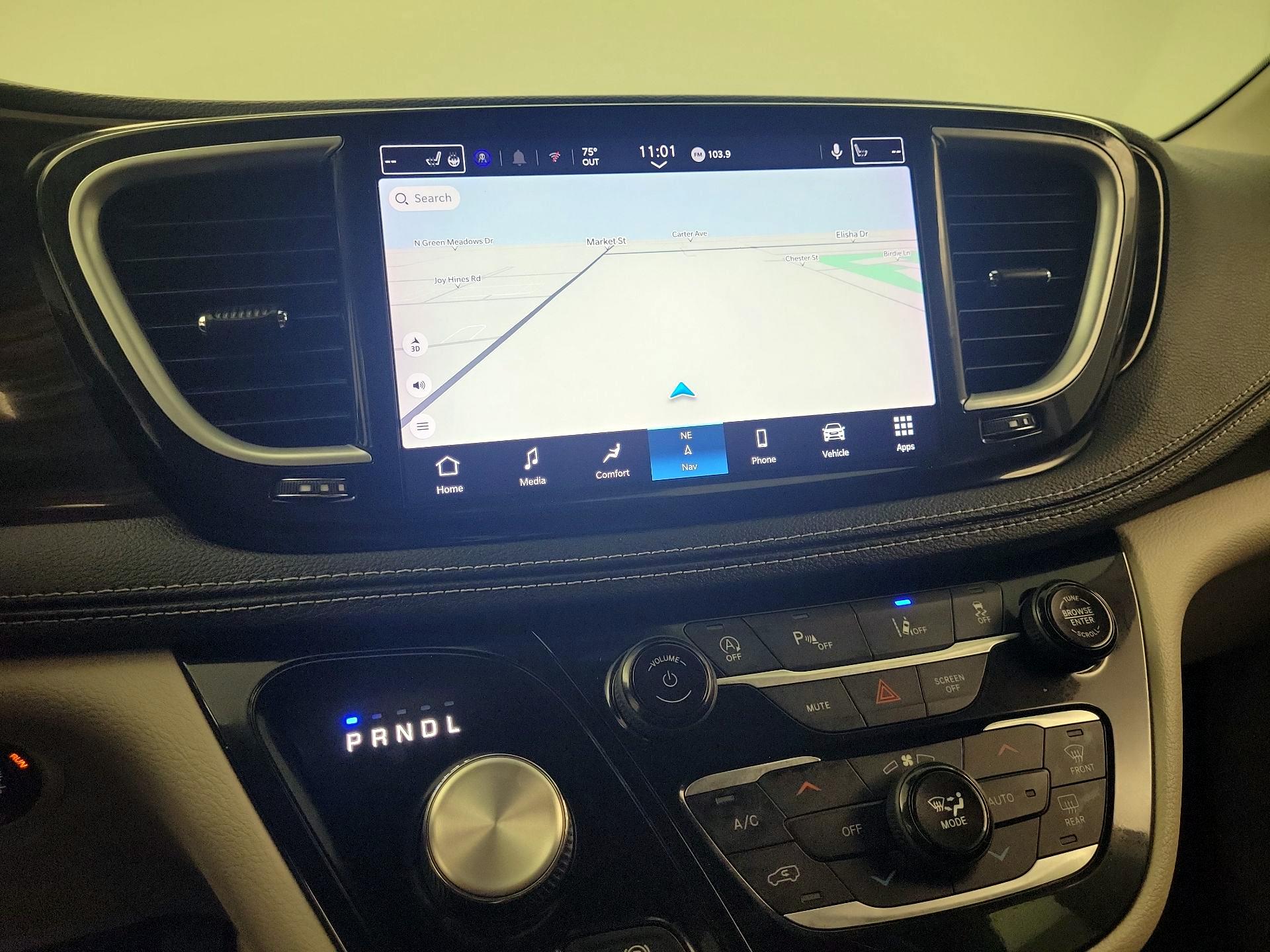 Thumbnail: 2023 Chrysler Pacifica - 11