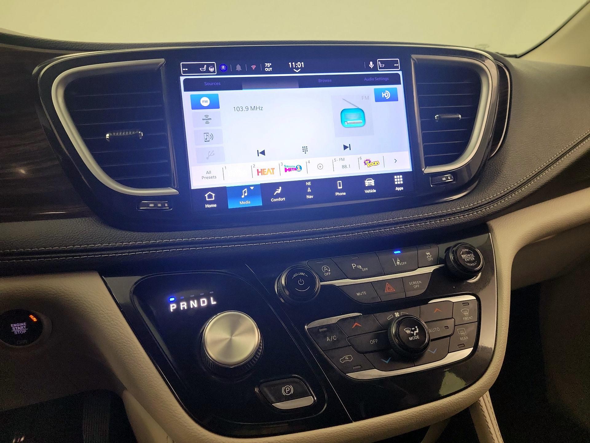 Thumbnail: 2023 Chrysler Pacifica - 13