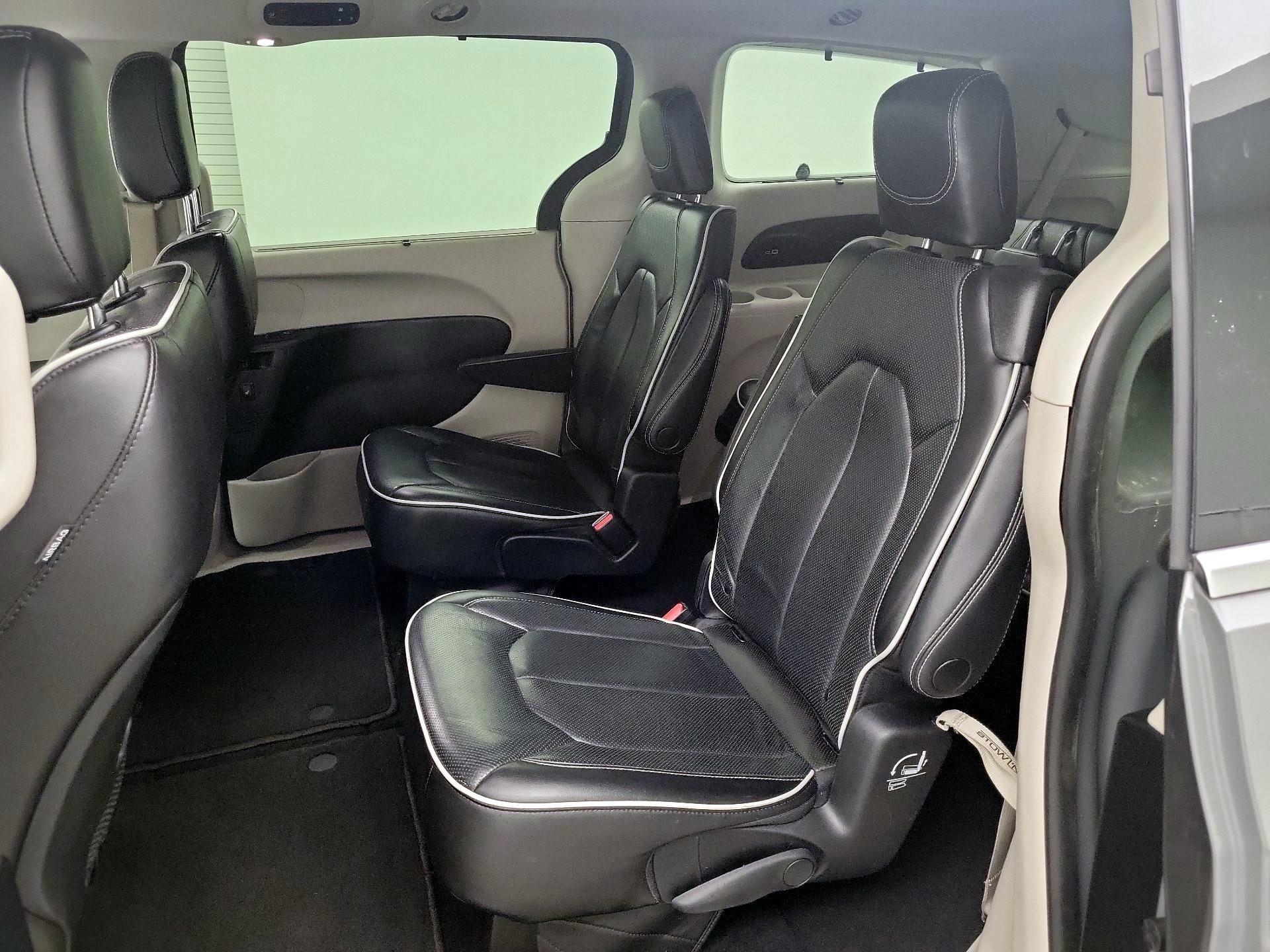 Thumbnail: 2023 Chrysler Pacifica - 18