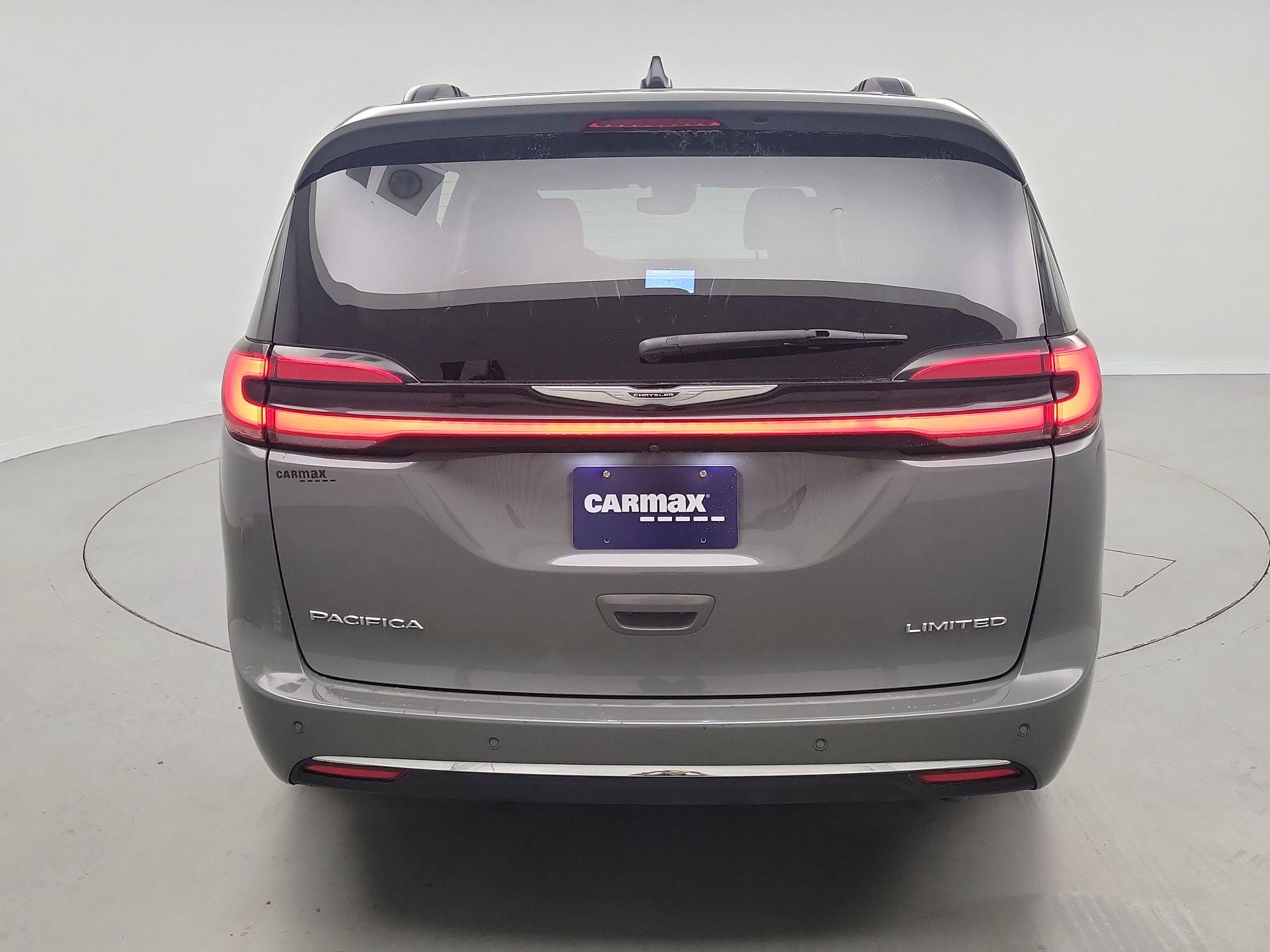 Thumbnail: 2023 Chrysler Pacifica - 6