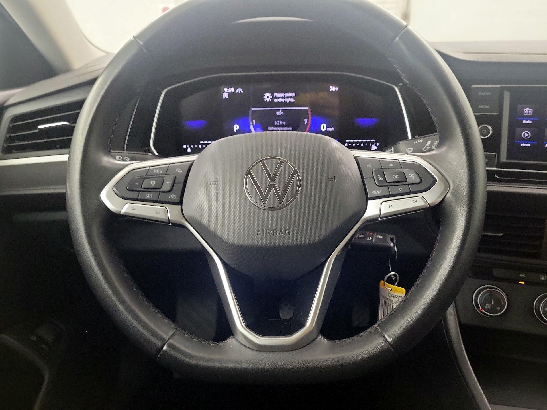 Thumbnail: 2024 Volkswagen Jetta - 10