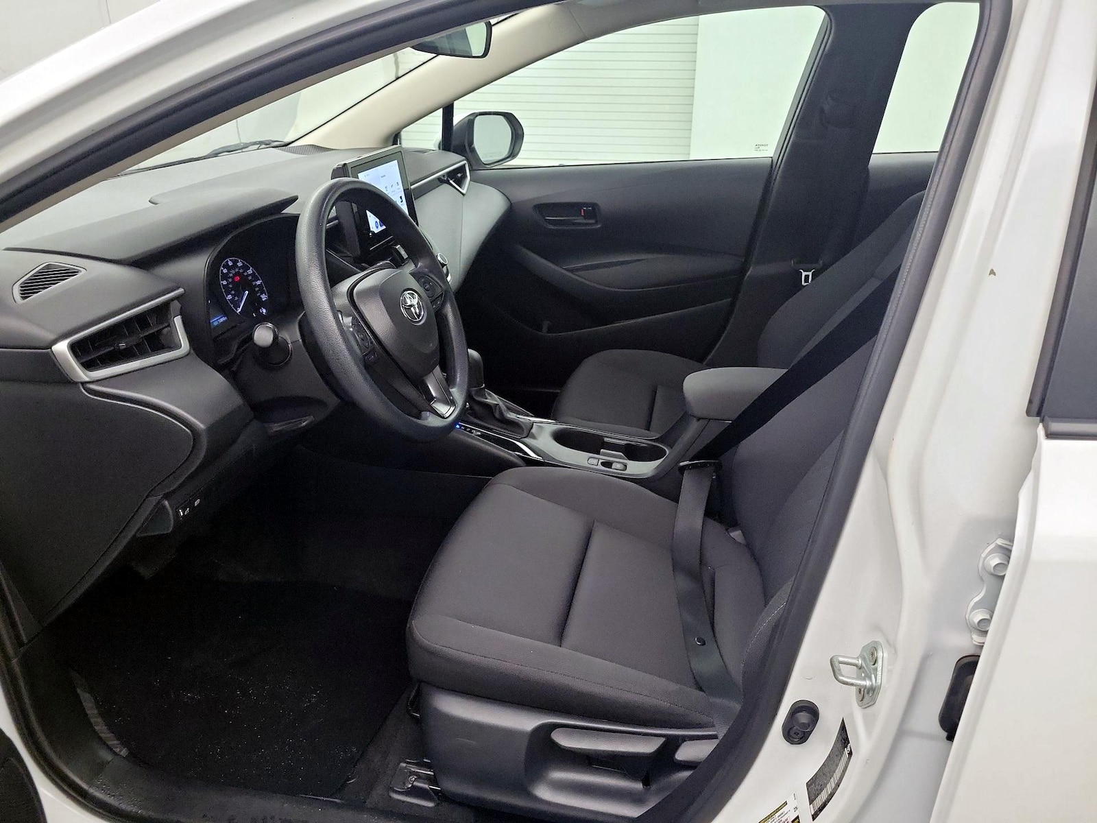 2024 Toyota Corolla LE - Photo 10