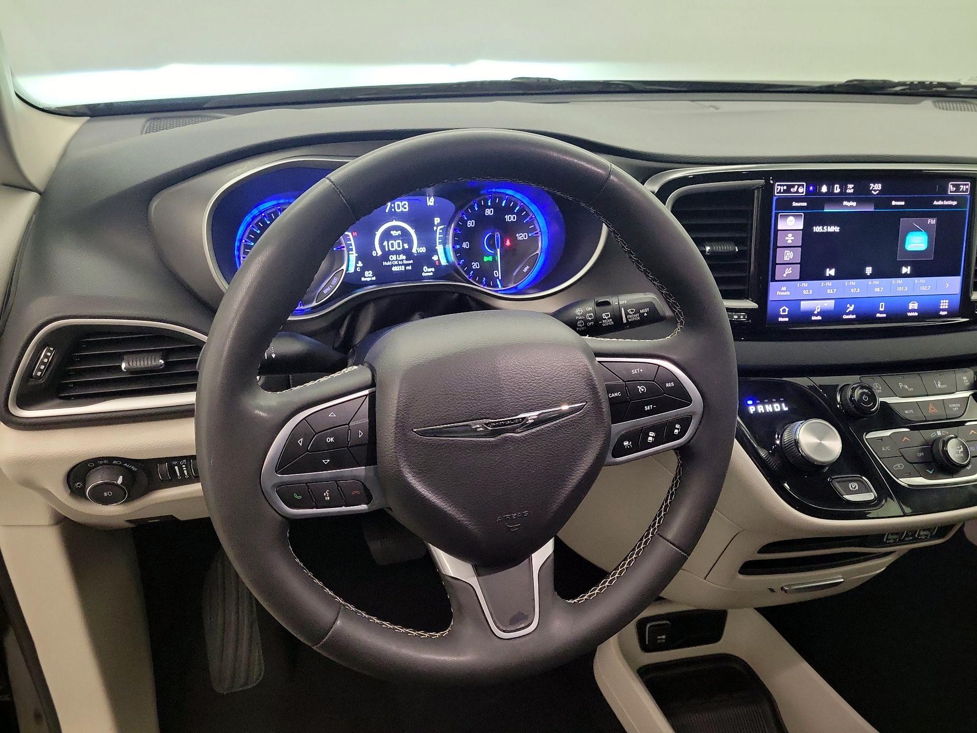 Thumbnail: 2023 Chrysler Pacifica - 10