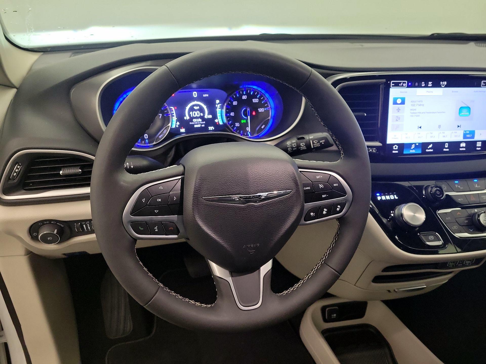 Thumbnail: 2024 Chrysler Pacifica - 10