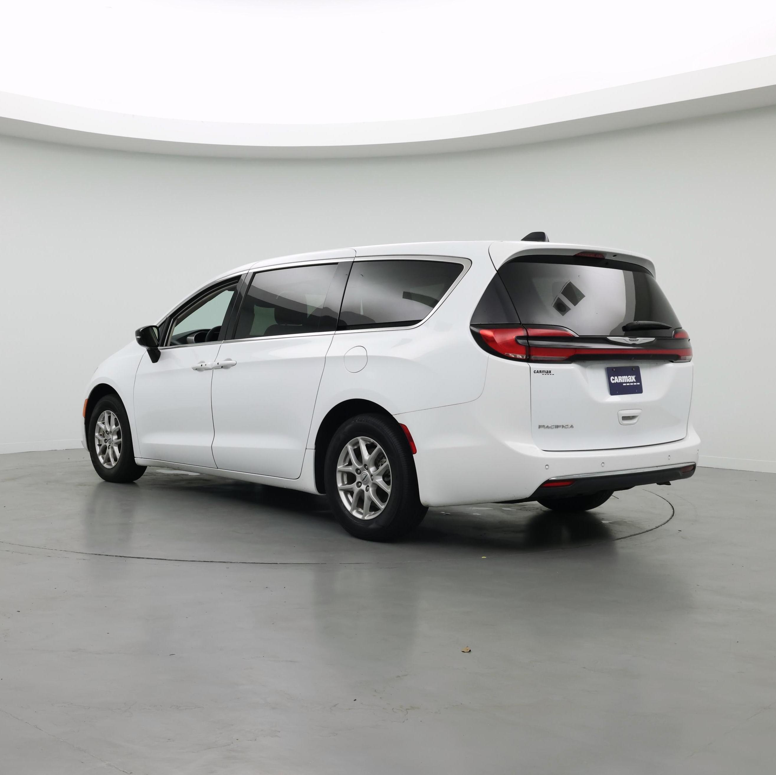 Thumbnail: 2024 Chrysler Pacifica - 2