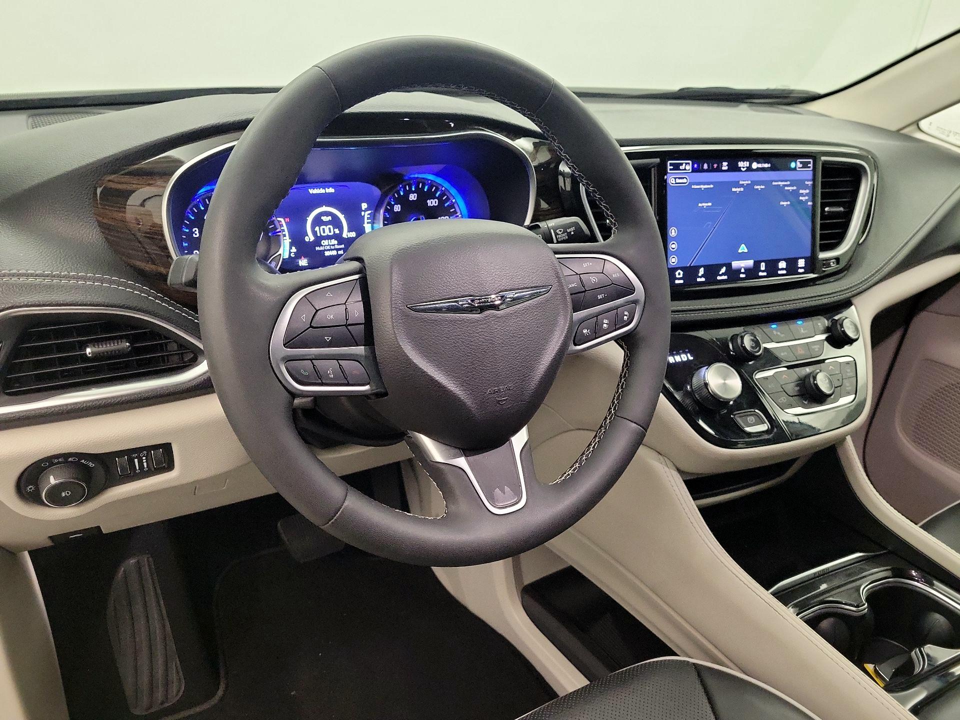 Thumbnail: 2024 Chrysler Pacifica - 9