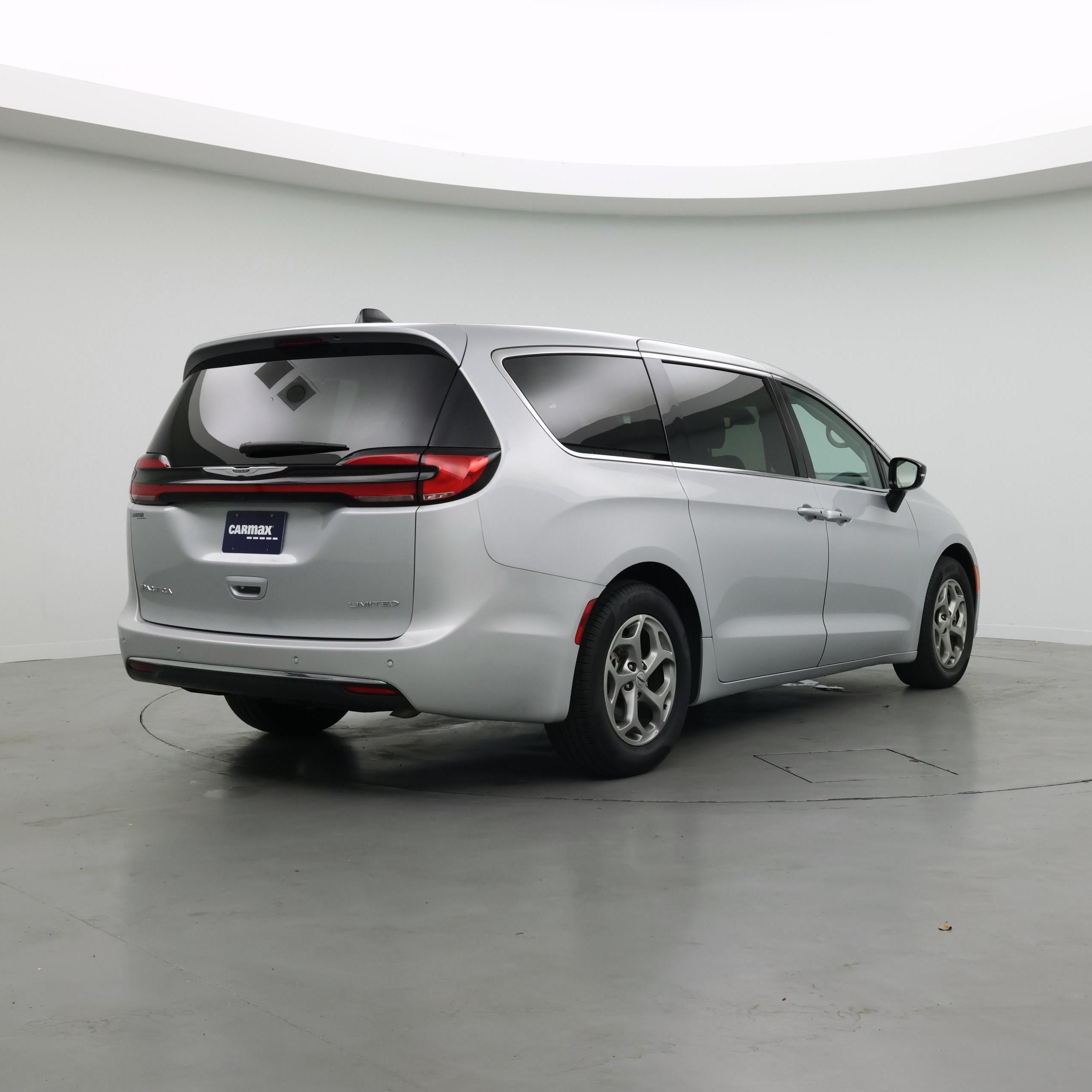 Thumbnail: 2024 Chrysler Pacifica - 8