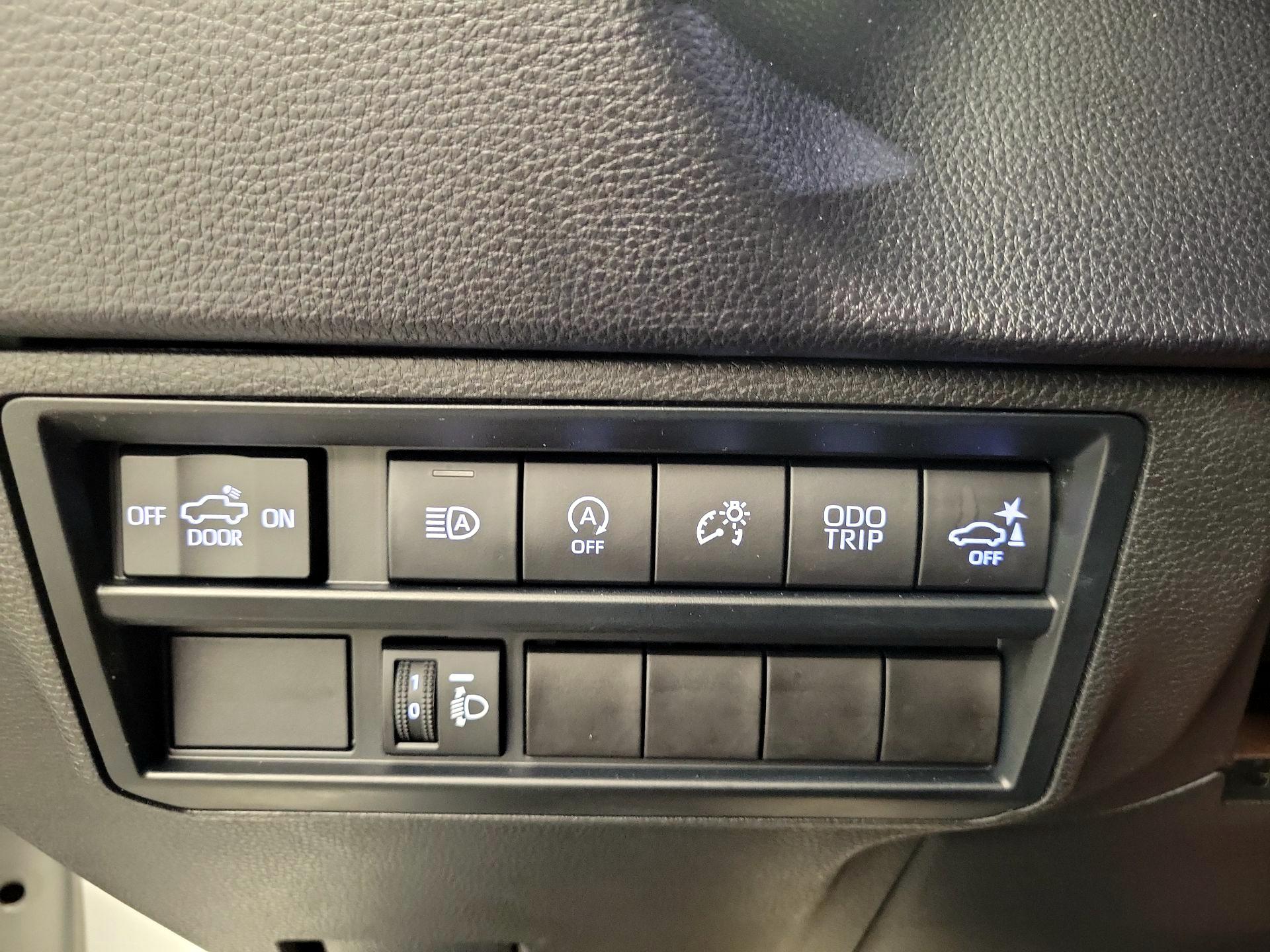 Thumbnail: 2023 Toyota Tundra - 13