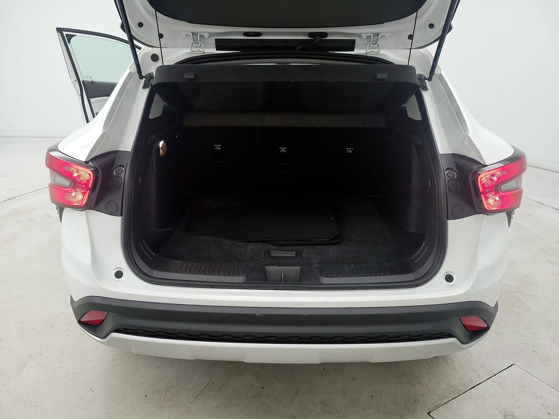 Thumbnail: 2025 Chevrolet Trax - 18