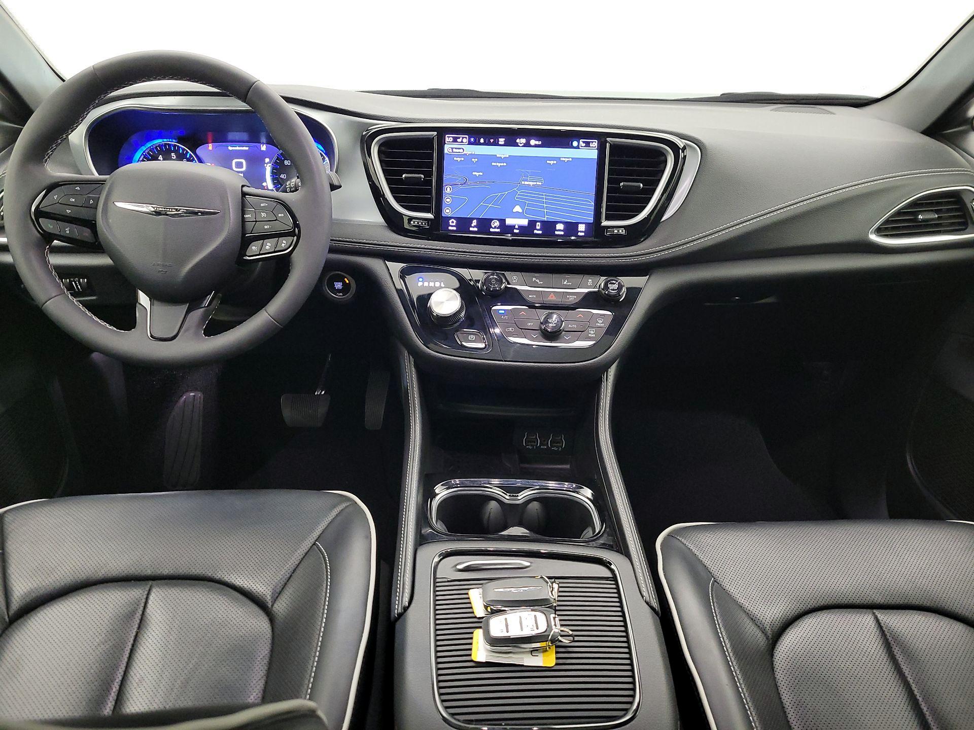 Thumbnail: 2025 Chrysler Pacifica - 9