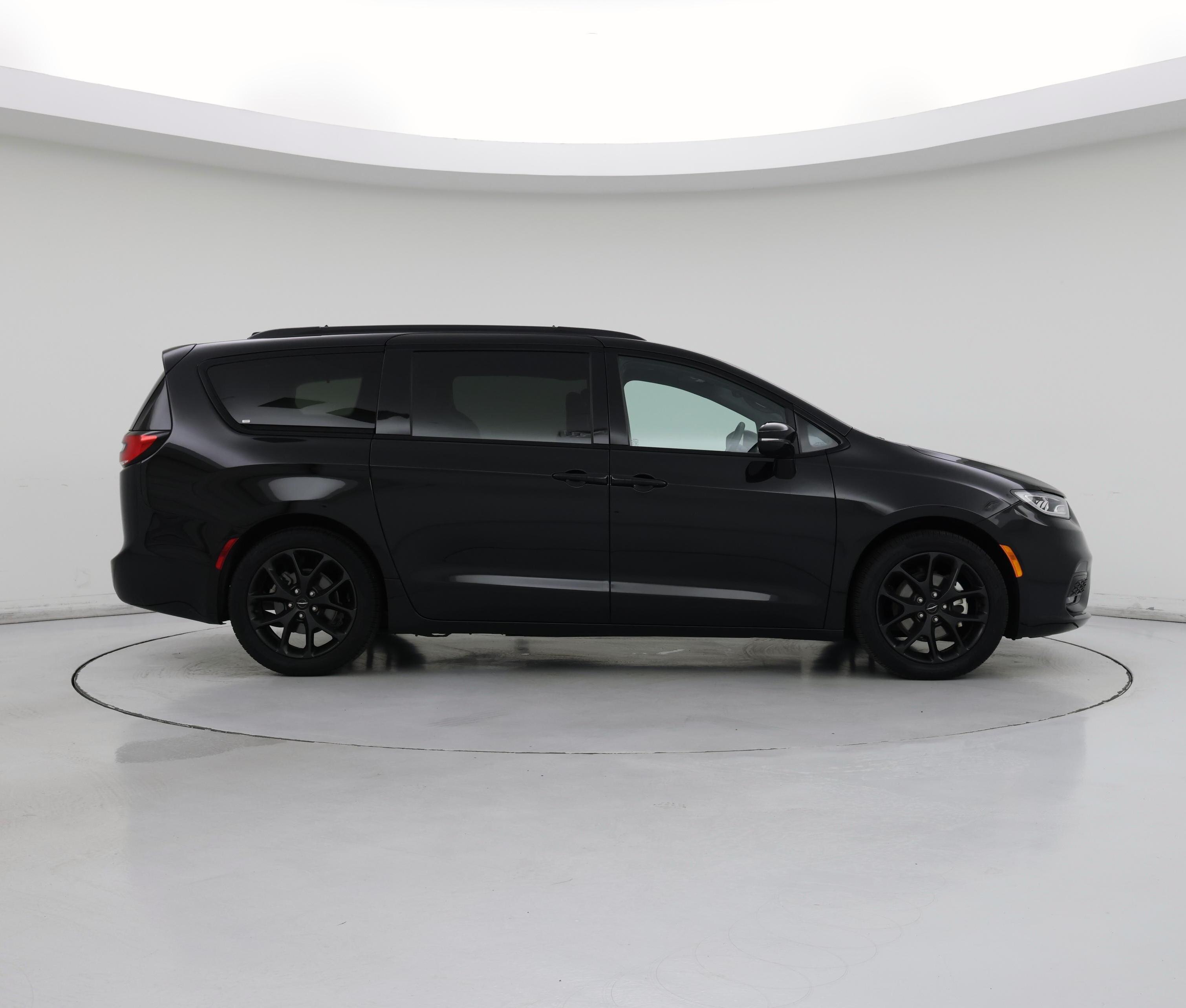 Thumbnail: 2025 Chrysler Pacifica - 7