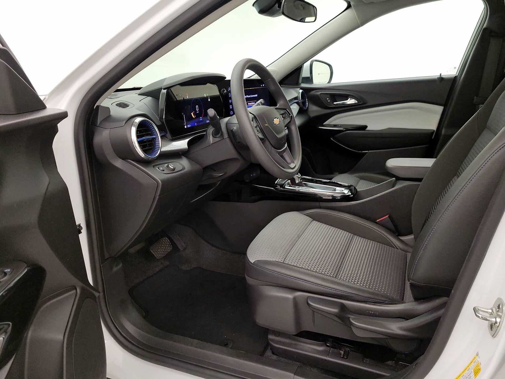 Thumbnail: 2025 Chevrolet Trax - 11