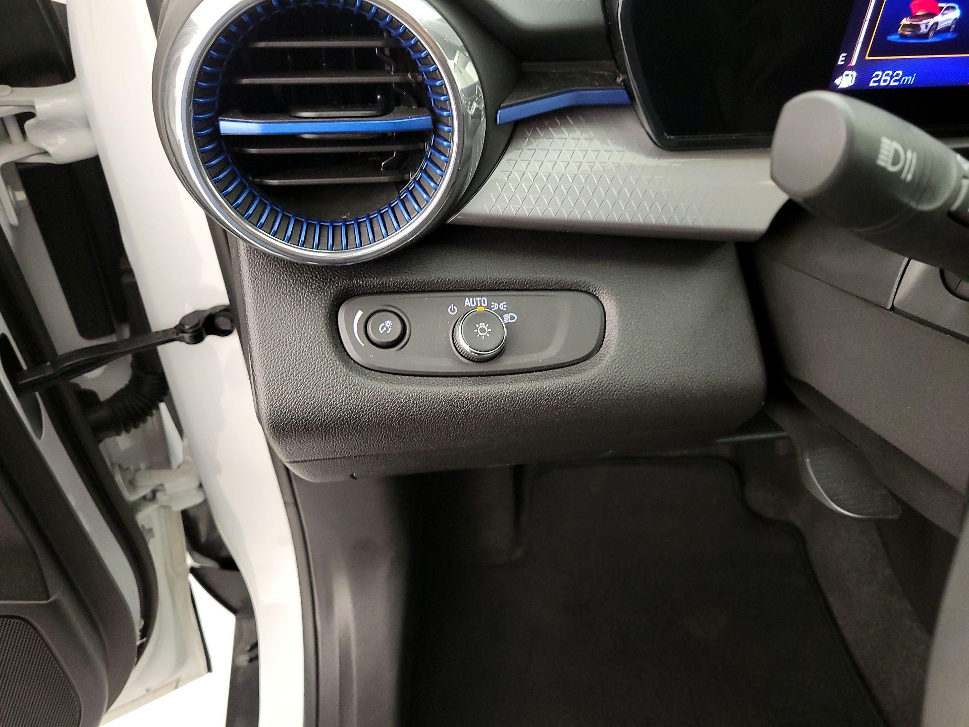 Thumbnail: 2025 Chevrolet Trax - 13