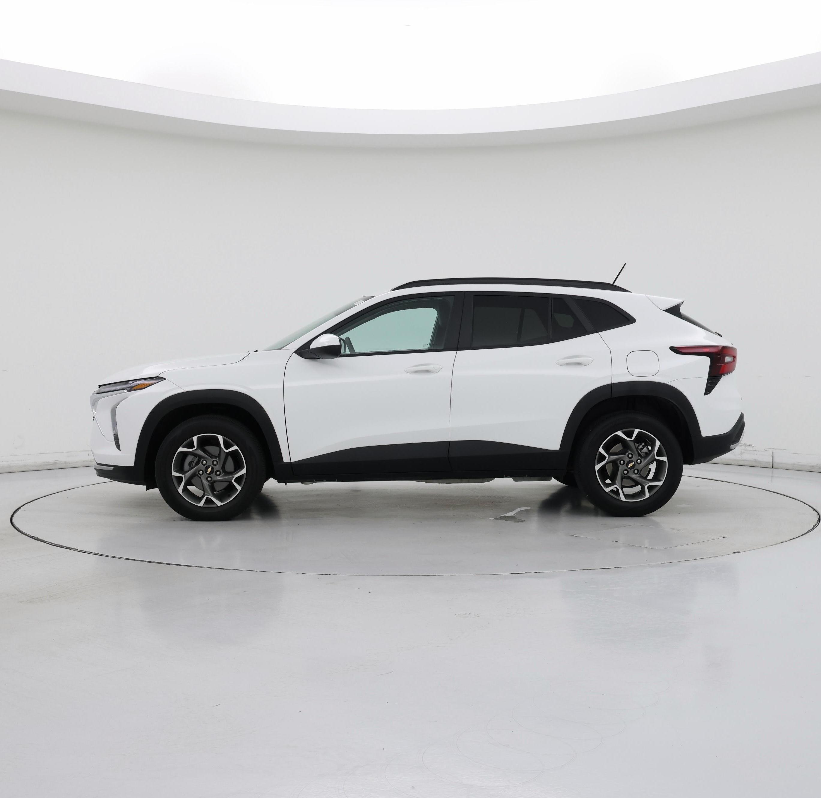 Thumbnail: 2025 Chevrolet Trax - 3