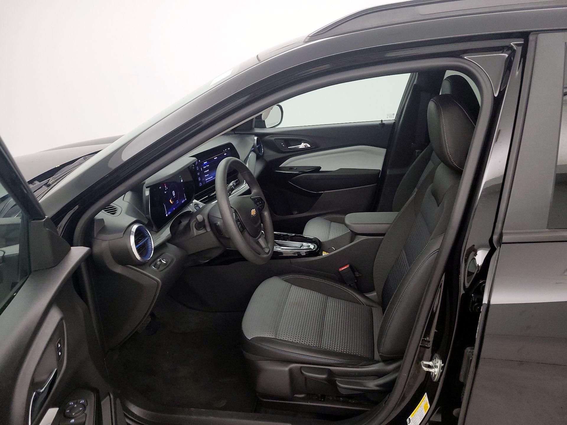 Thumbnail: 2025 Chevrolet Trax - 11