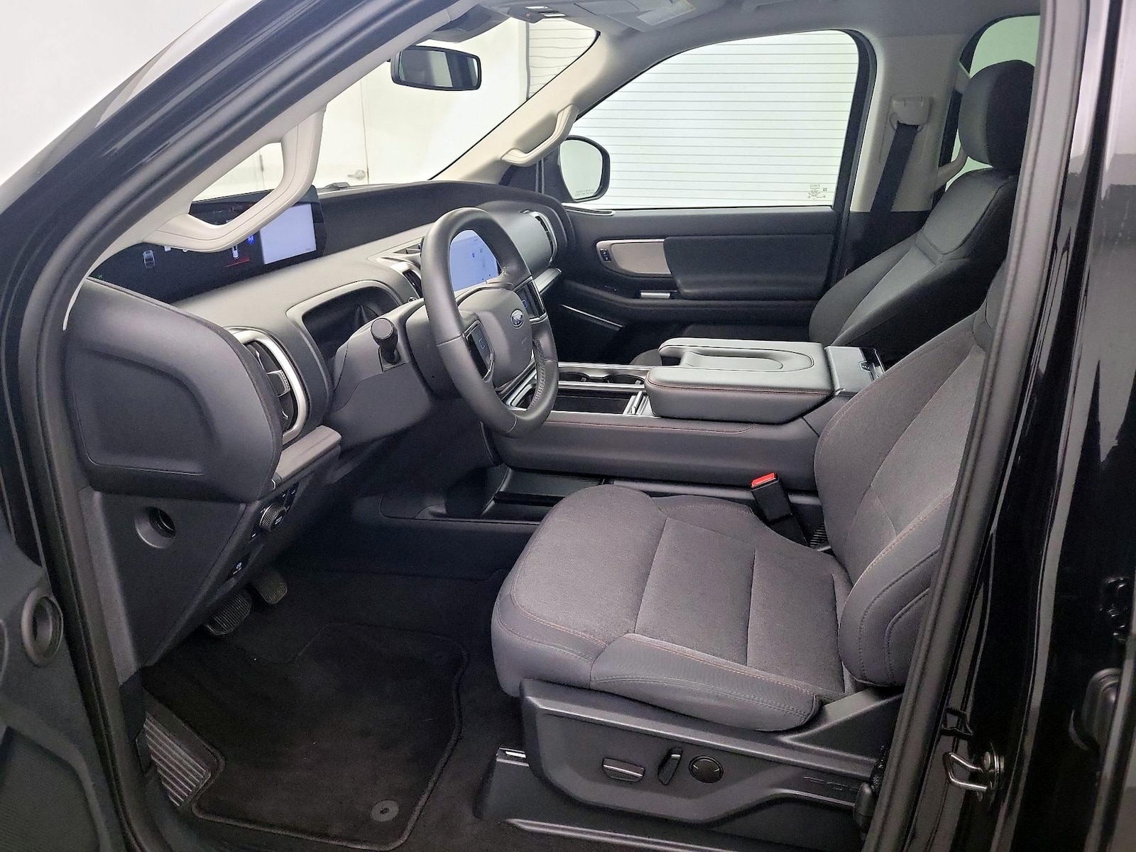 2025 Ford Expedition Active - Photo 12
