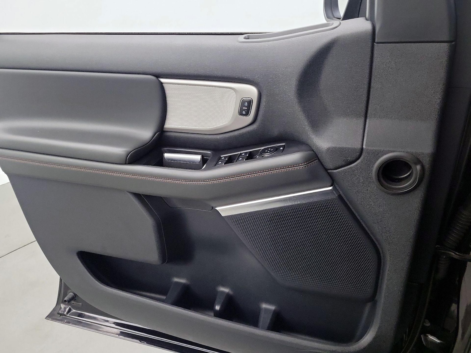 2025 Ford Expedition Active - Photo 13