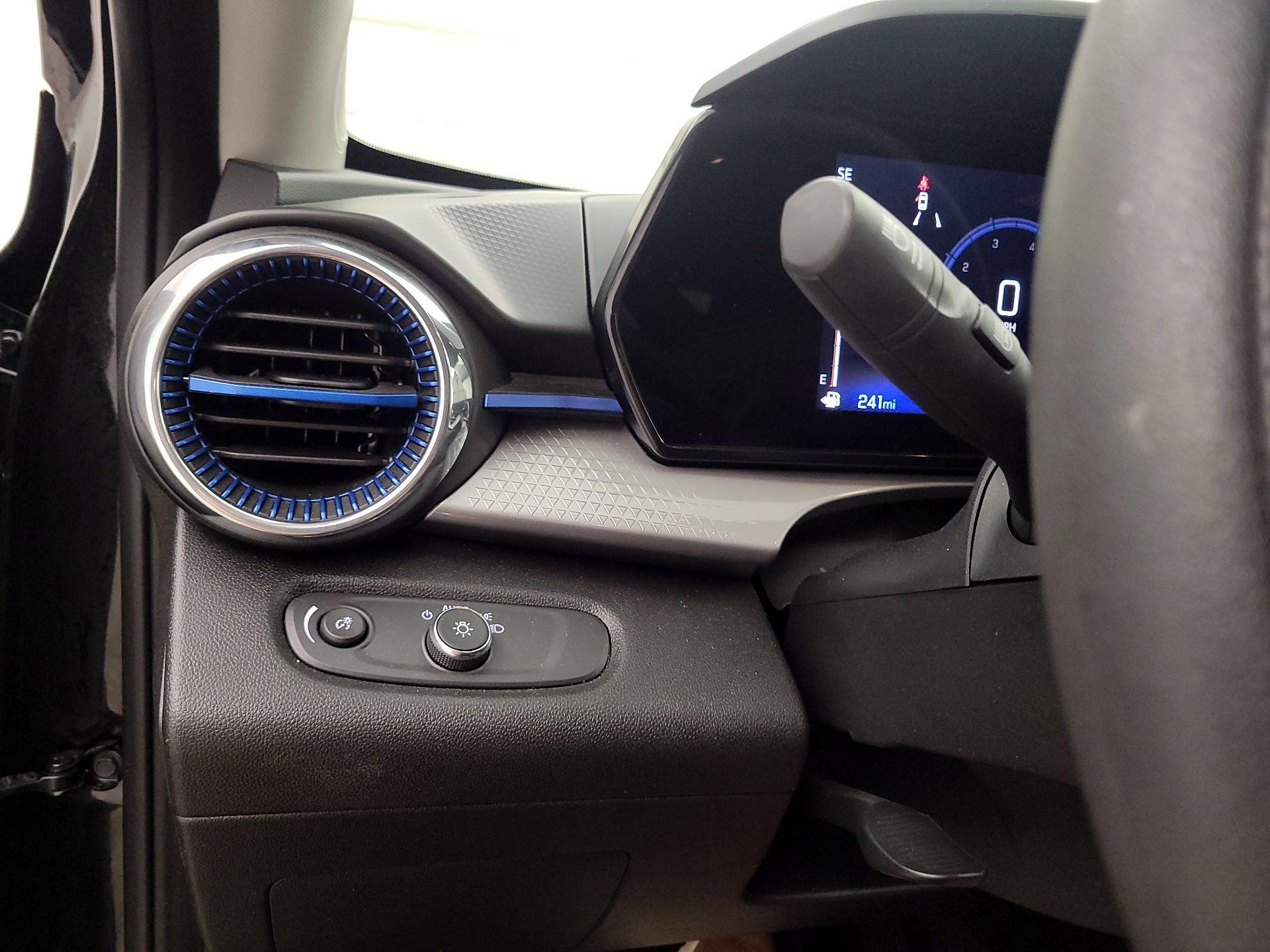 Thumbnail: 2025 Chevrolet Trax - 13