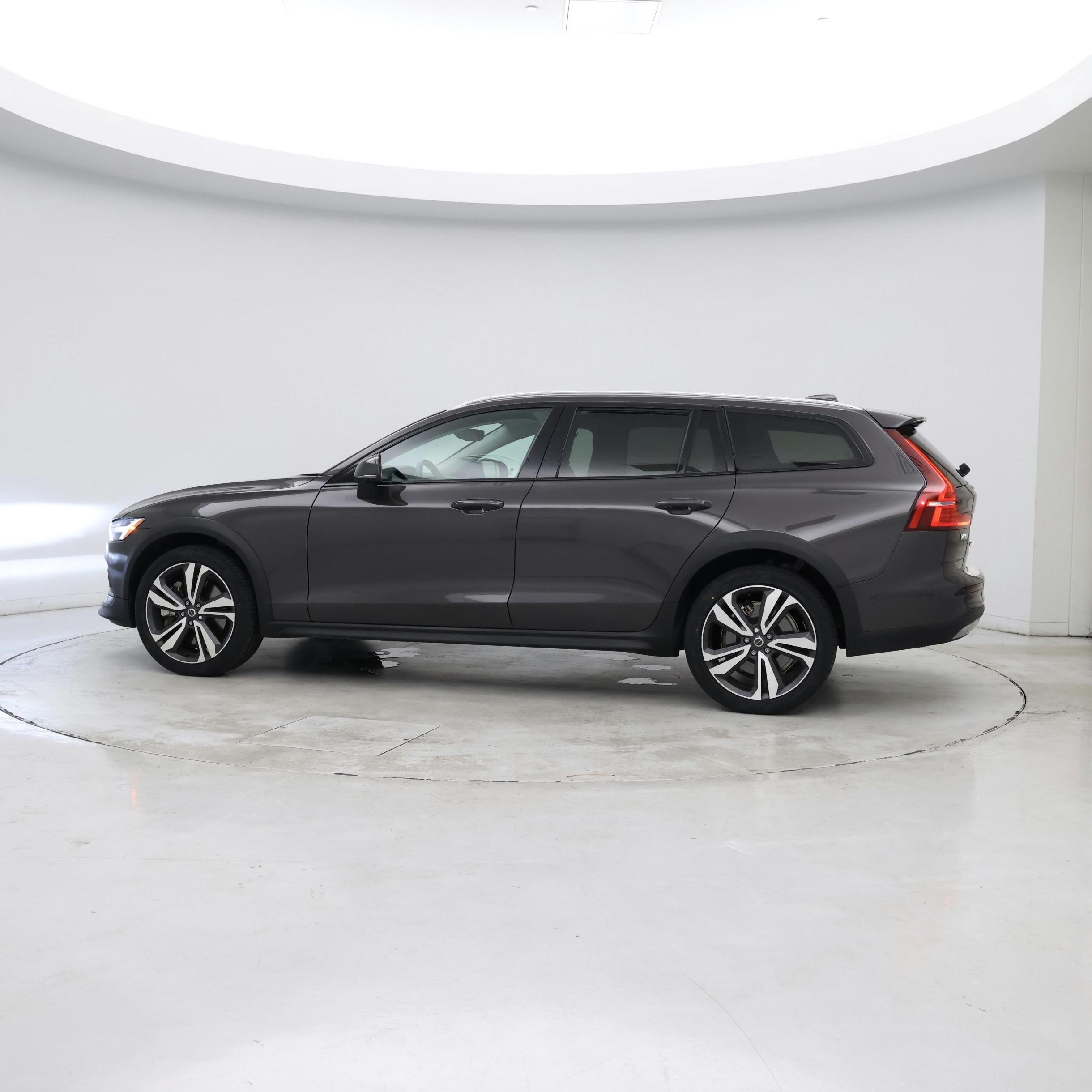 Thumbnail: 2025 Volvo S60 - 6