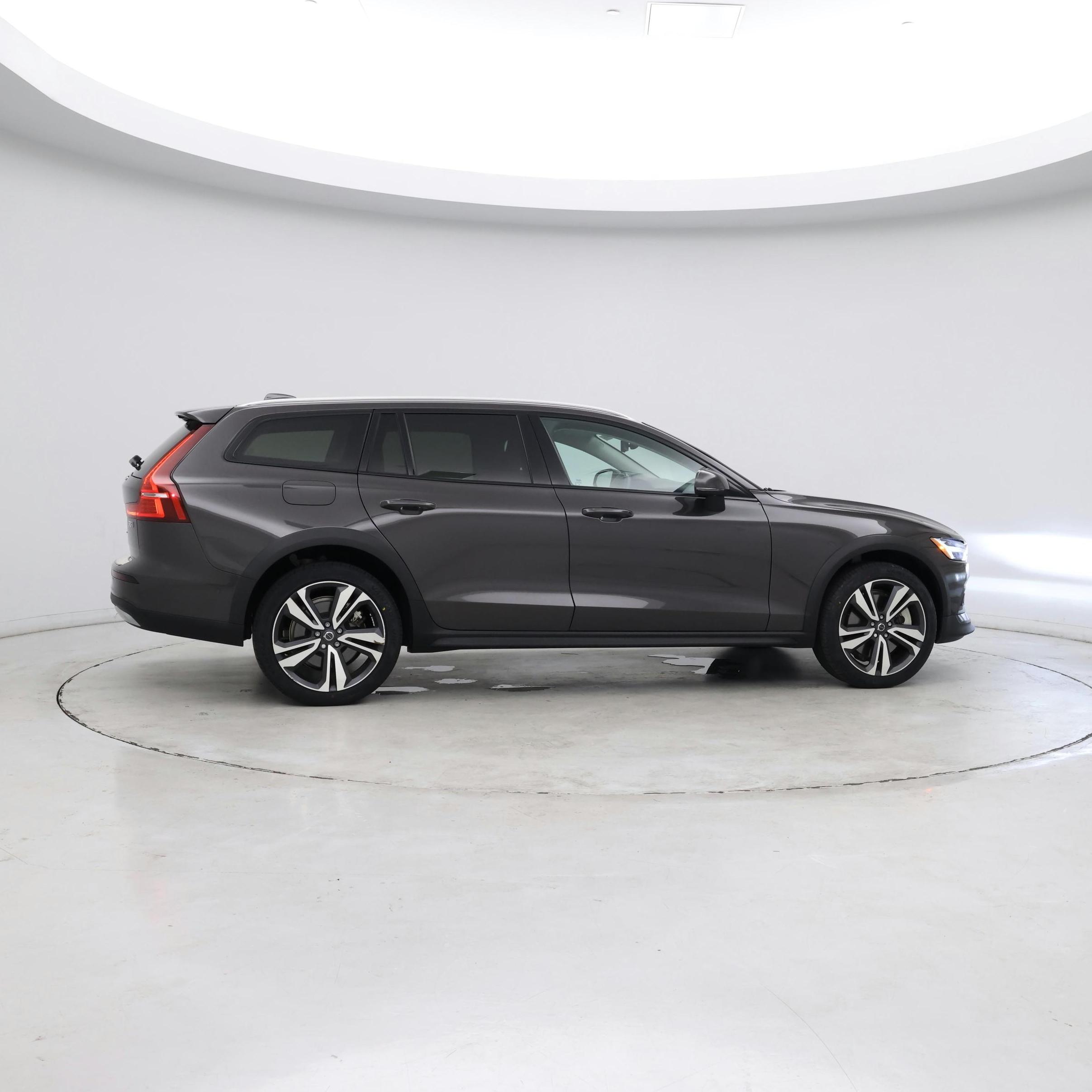 Thumbnail: 2025 Volvo S60 - 8
