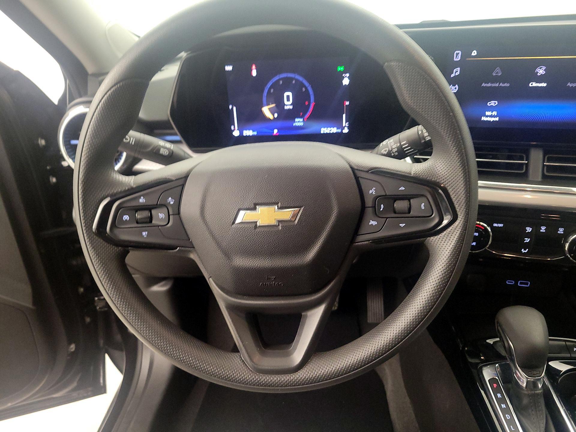Thumbnail: 2025 Chevrolet Trax - 10