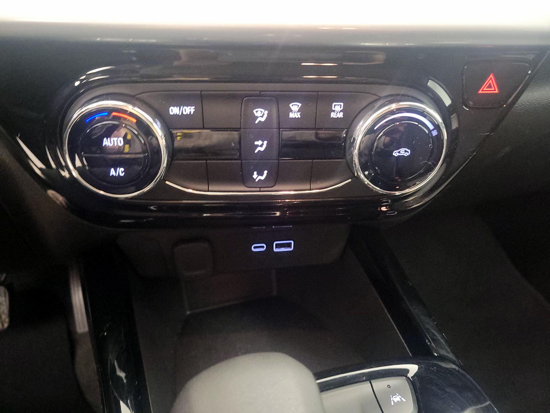 Thumbnail: 2025 Chevrolet Trax - 17