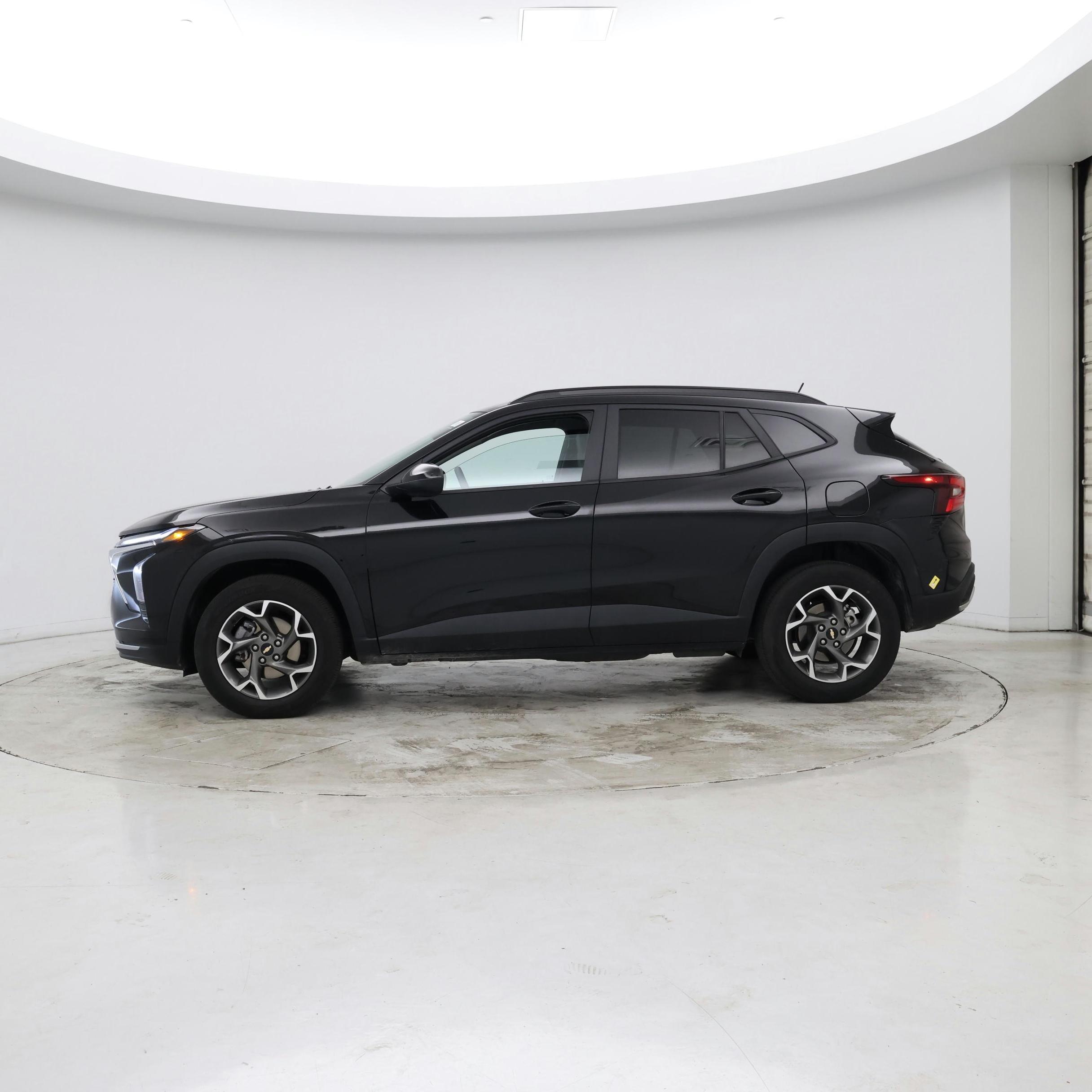 Thumbnail: 2025 Chevrolet Trax - 6