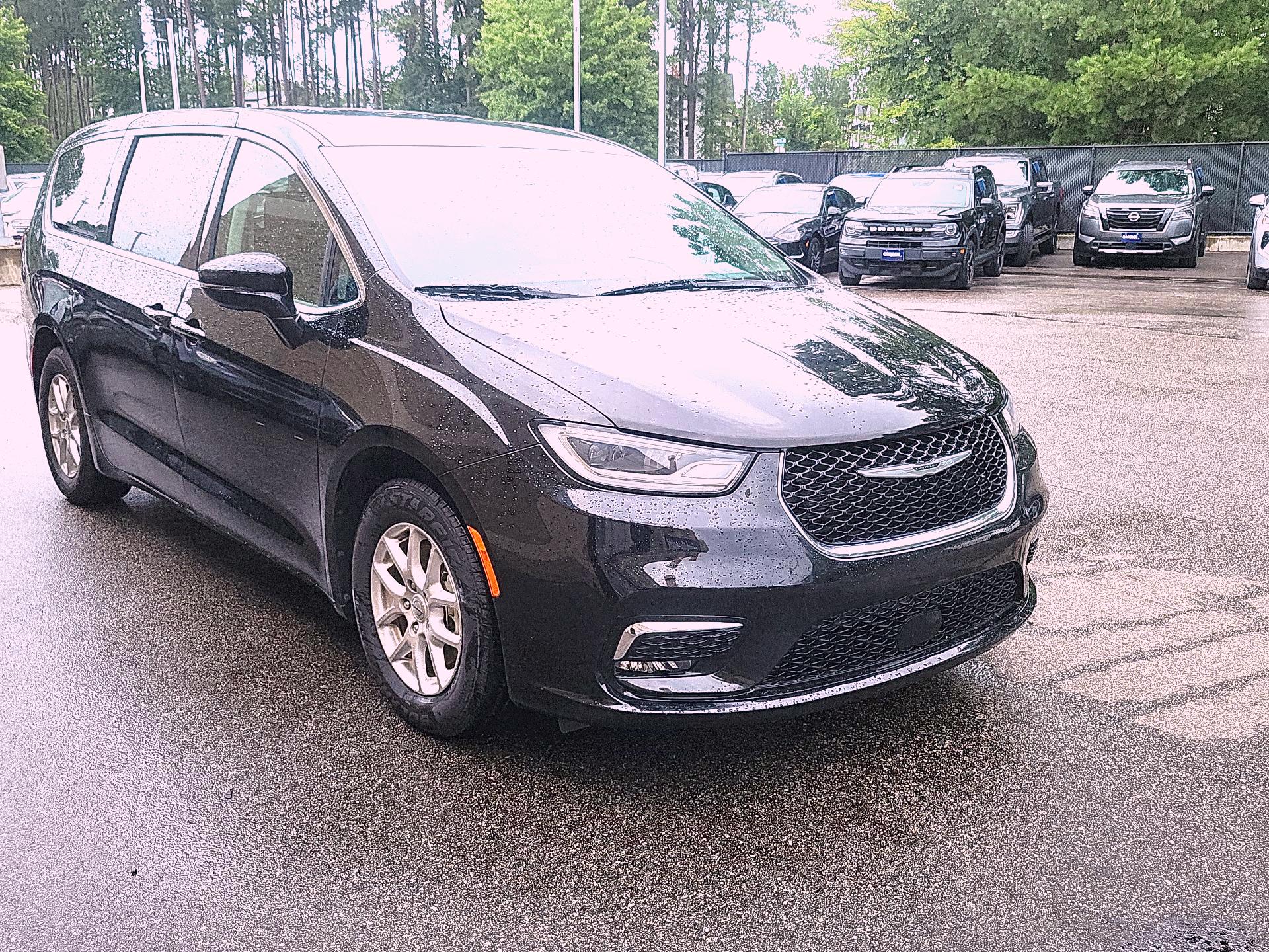 Thumbnail: 2024 Chrysler Pacifica - 1