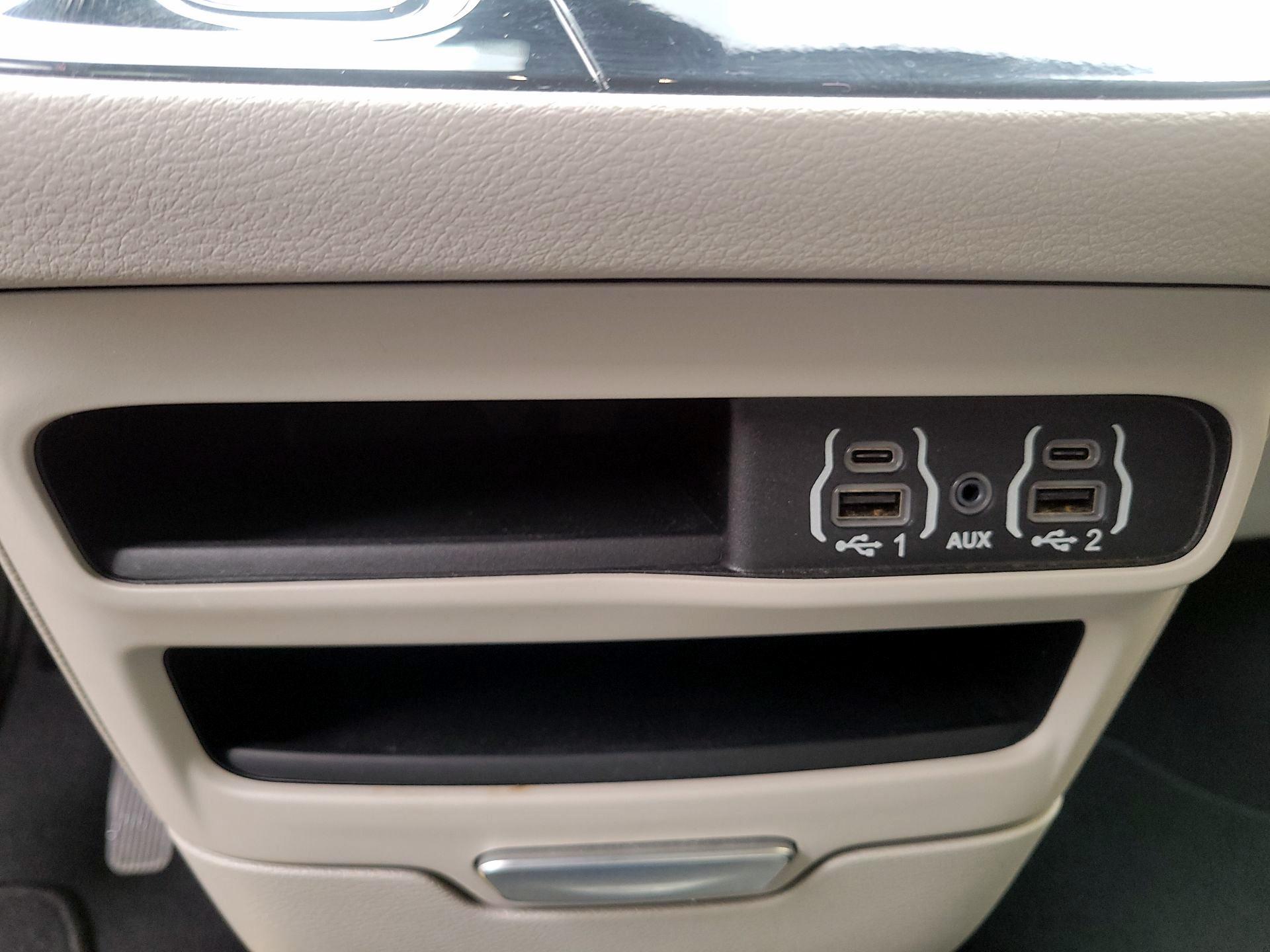 Thumbnail: 2024 Chrysler Pacifica - 16