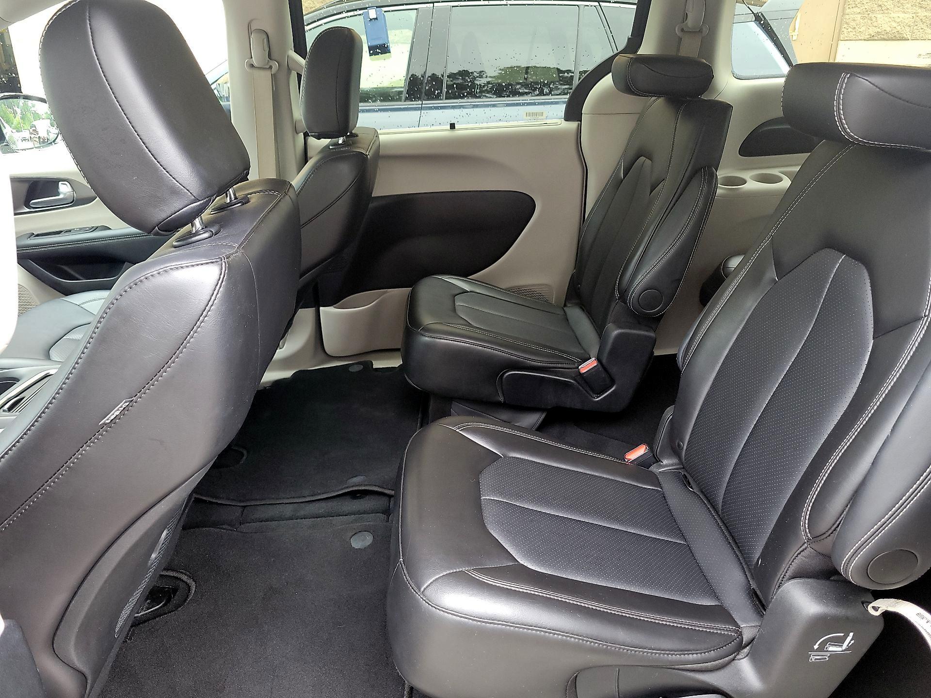 Thumbnail: 2024 Chrysler Pacifica - 17