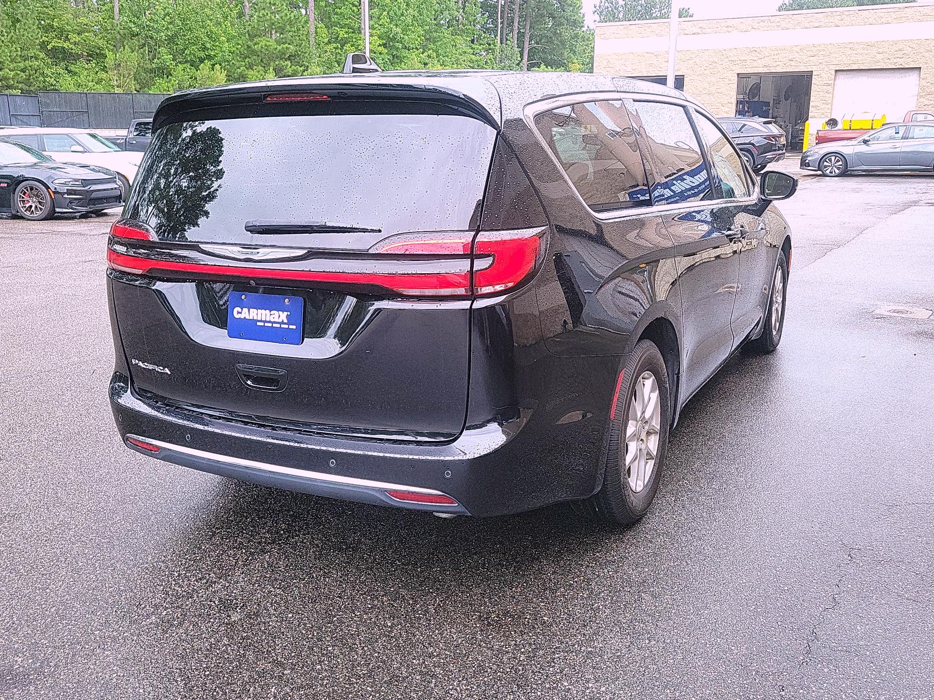 Thumbnail: 2024 Chrysler Pacifica - 5