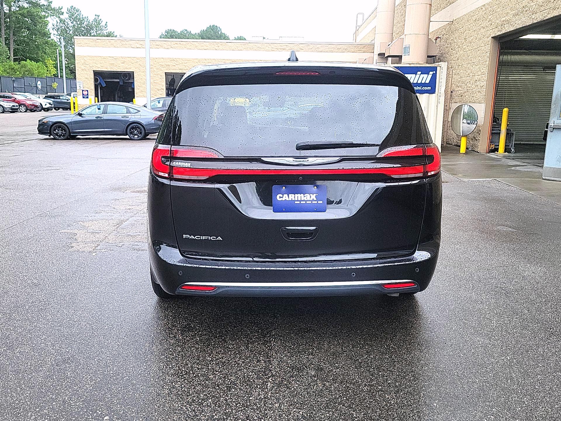 Thumbnail: 2024 Chrysler Pacifica - 6