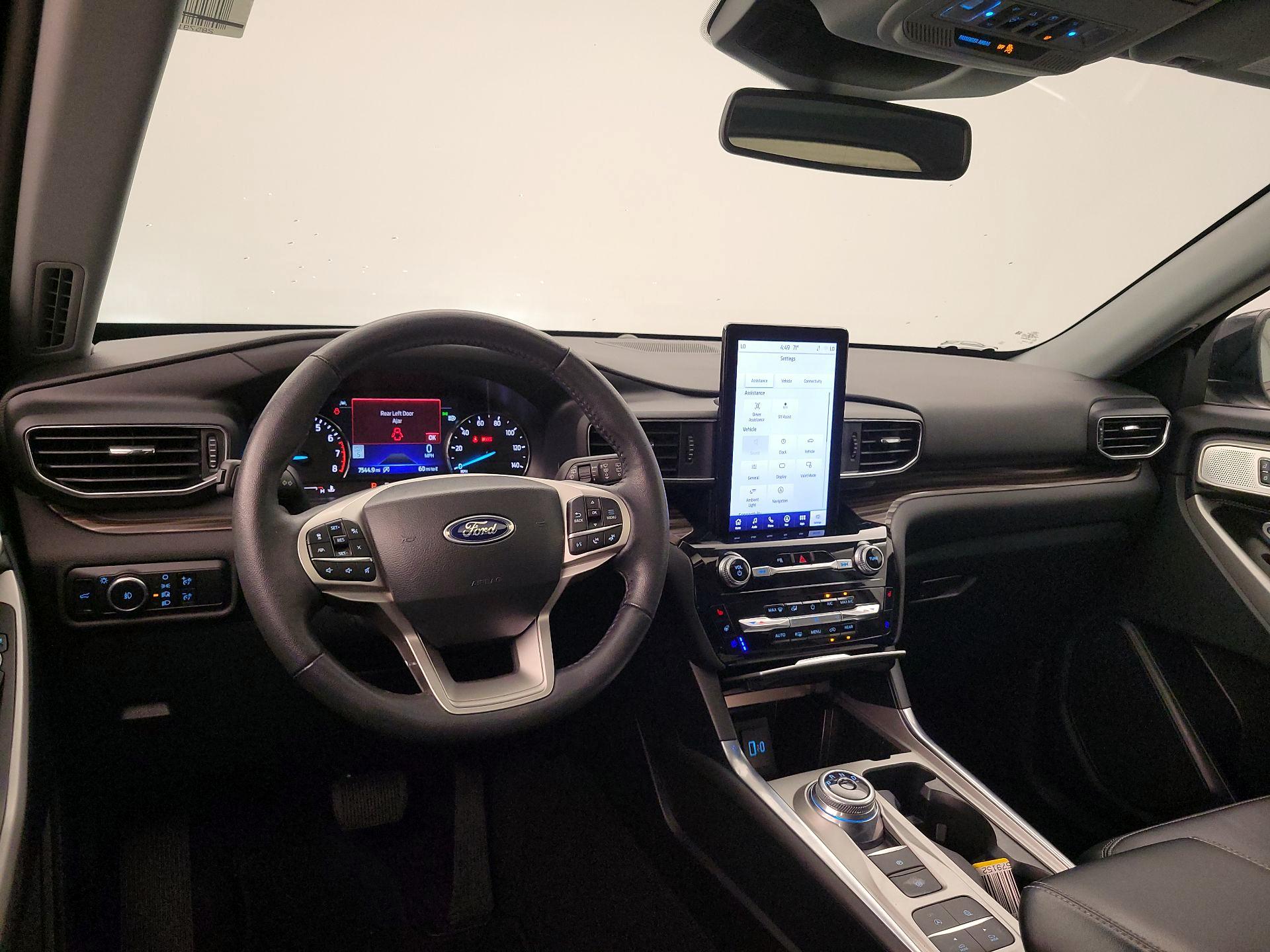 Thumbnail: 2023 Ford Explorer - 9
