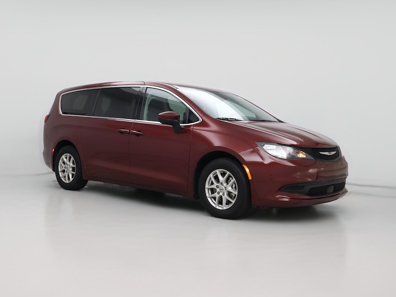 2023 Chrysler Voyager LX