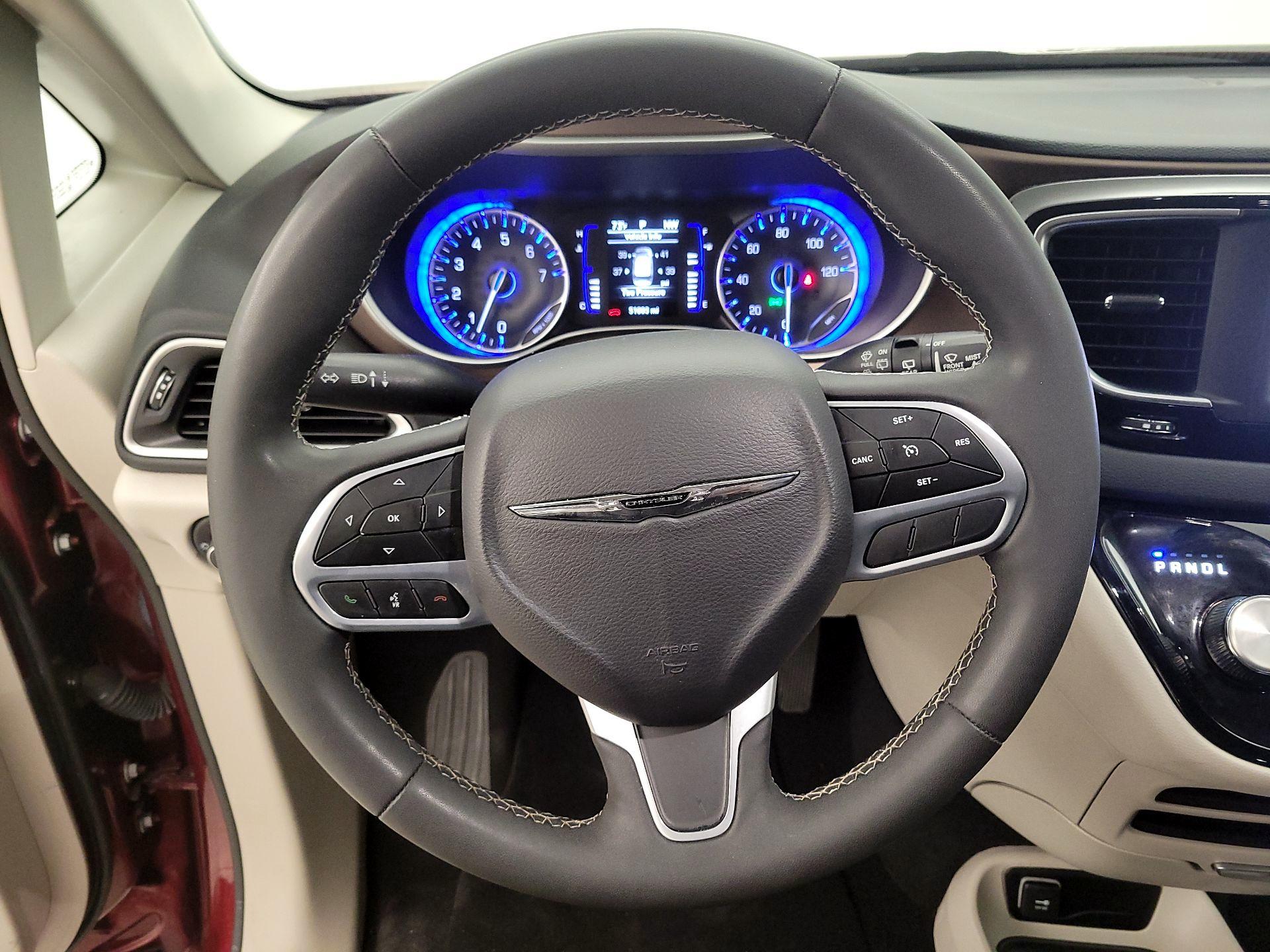 Thumbnail: 2023 Chrysler Voyager - 10
