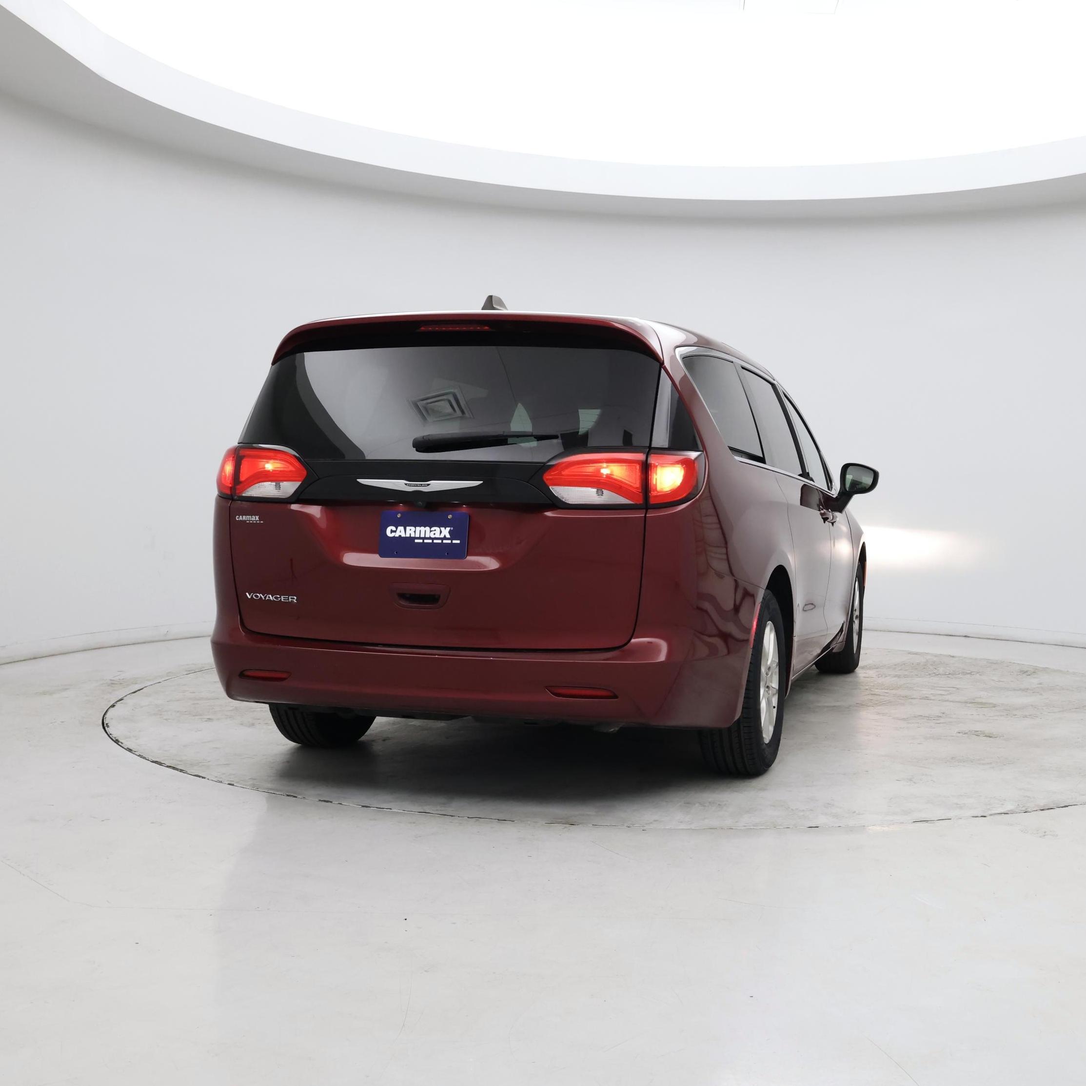 Thumbnail: 2023 Chrysler Voyager - 2