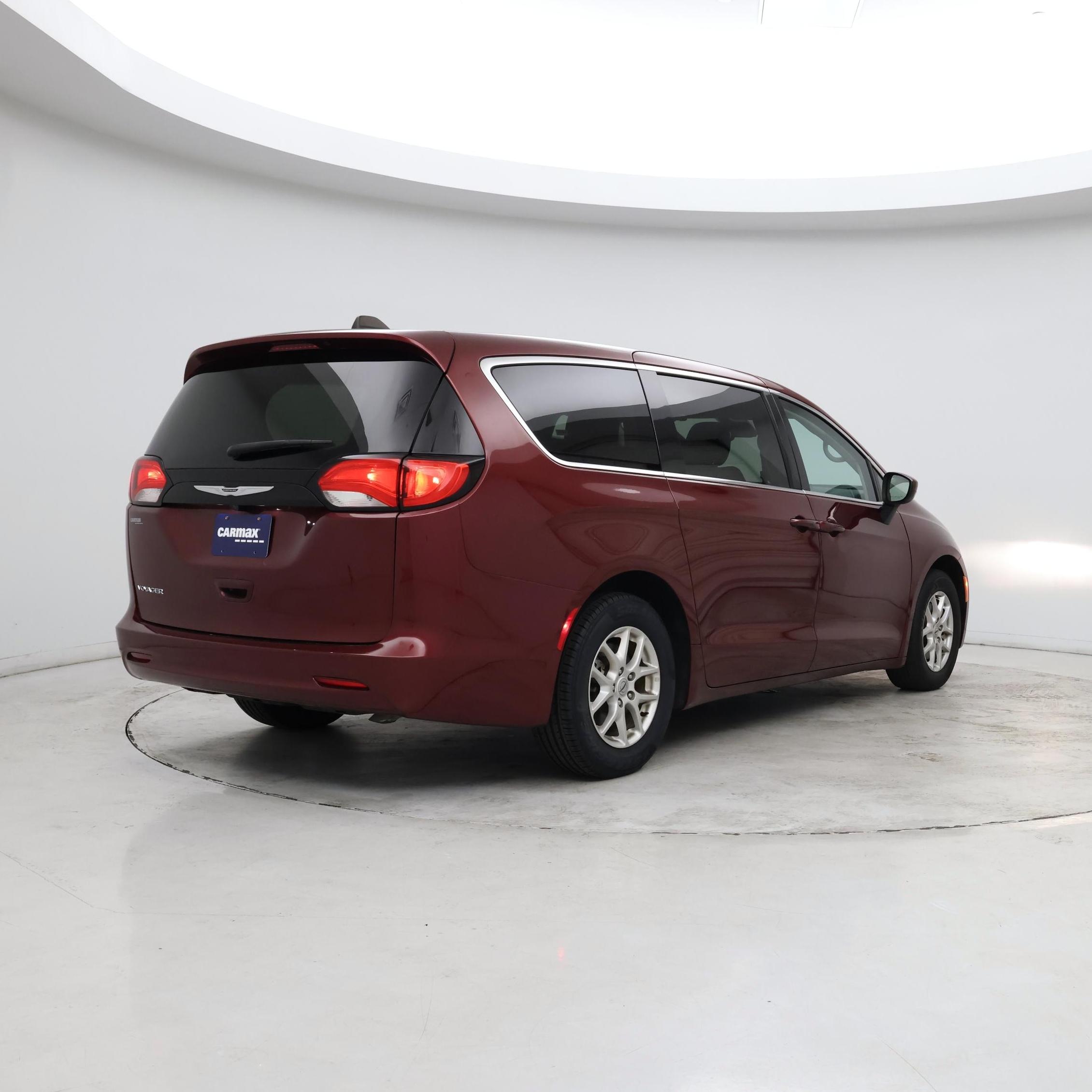 Thumbnail: 2023 Chrysler Voyager - 6
