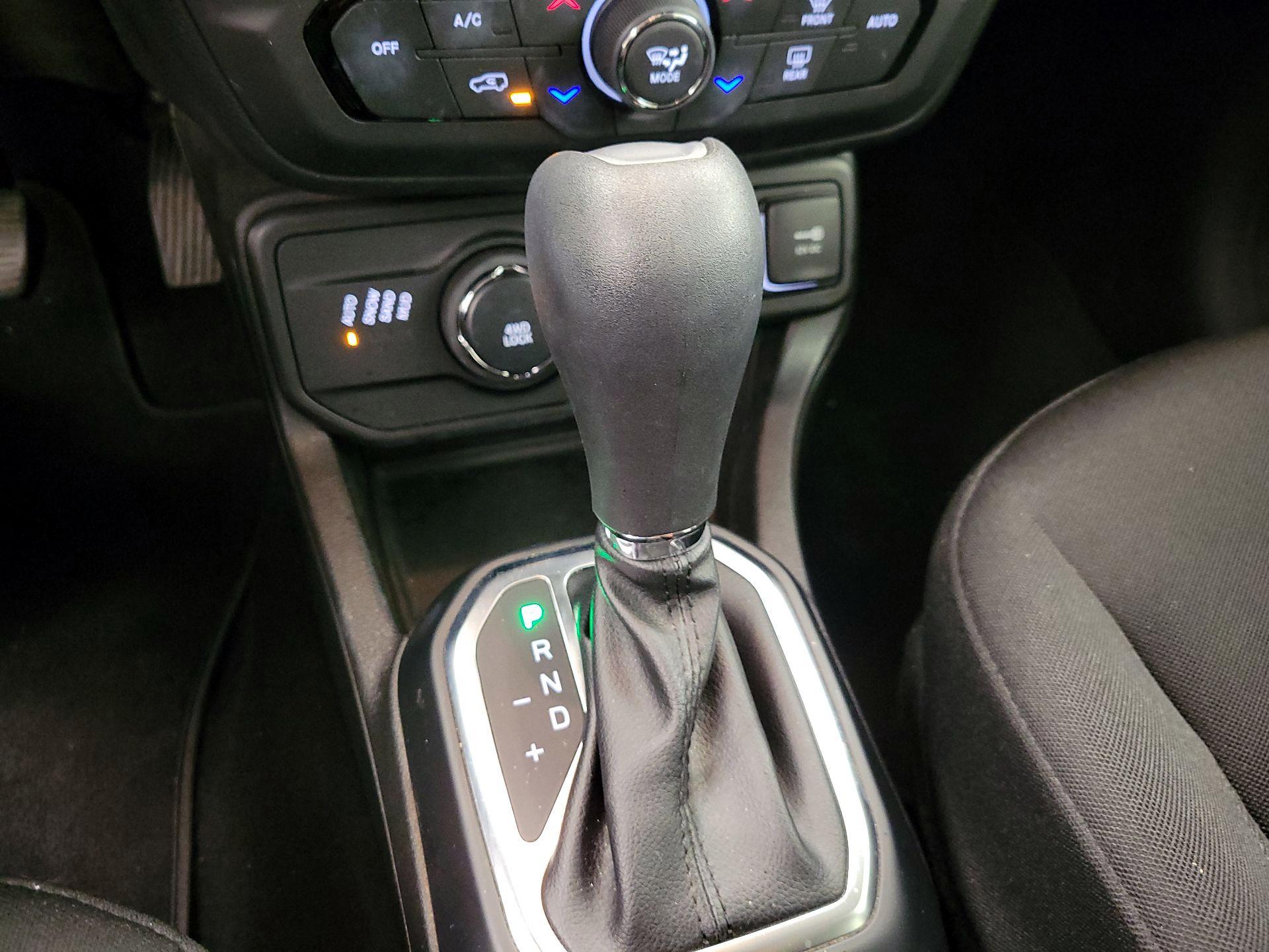 Thumbnail: 2018 Jeep Renegade - 17