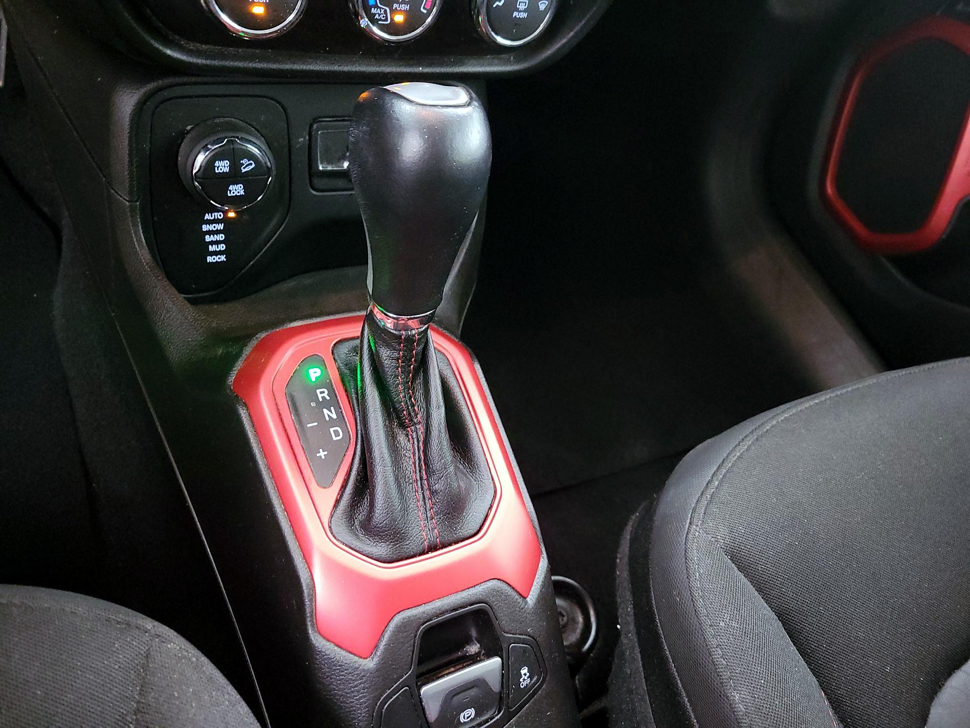 Thumbnail: 2017 Jeep Renegade - 17