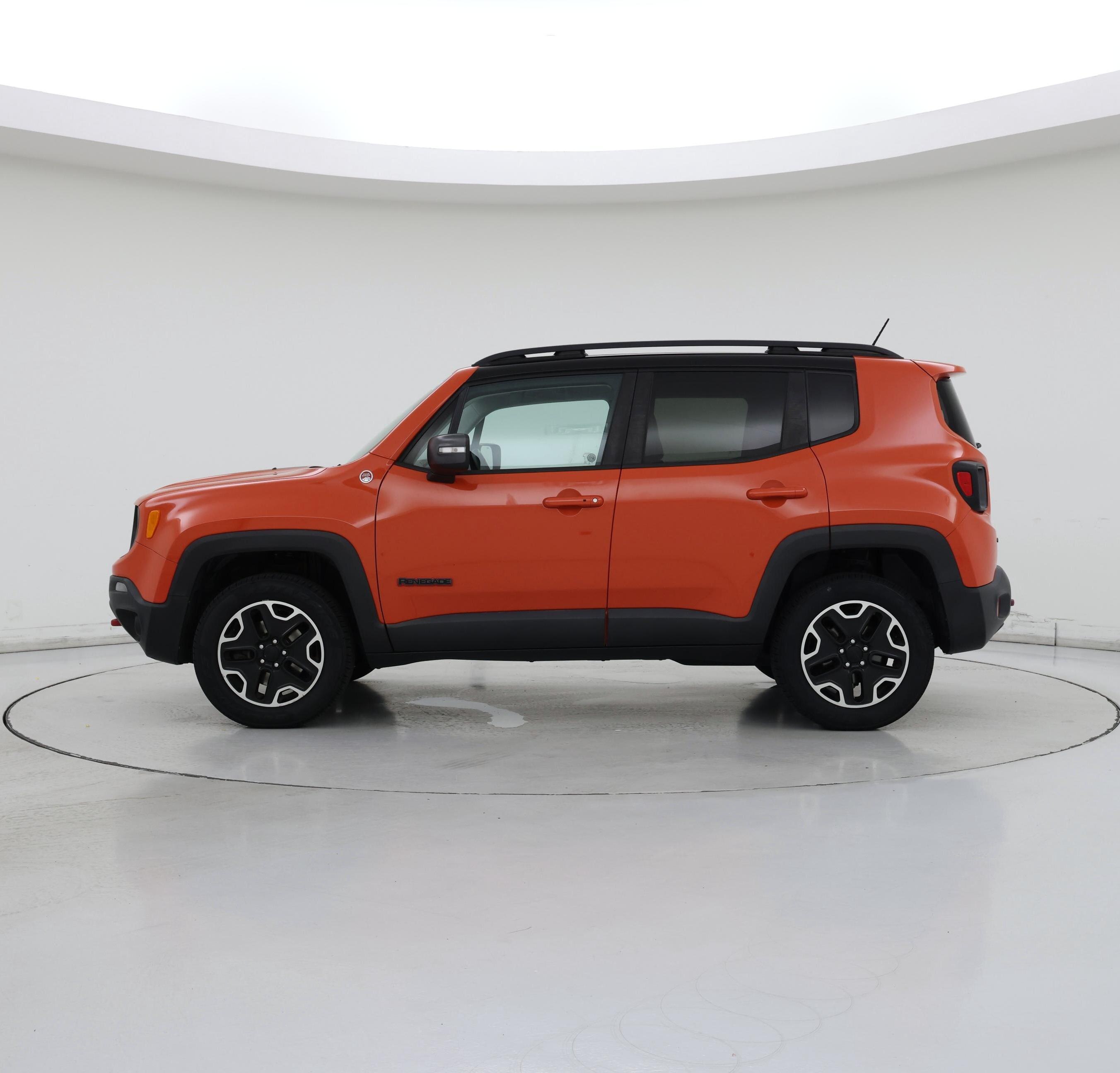Thumbnail: 2017 Jeep Renegade - 3