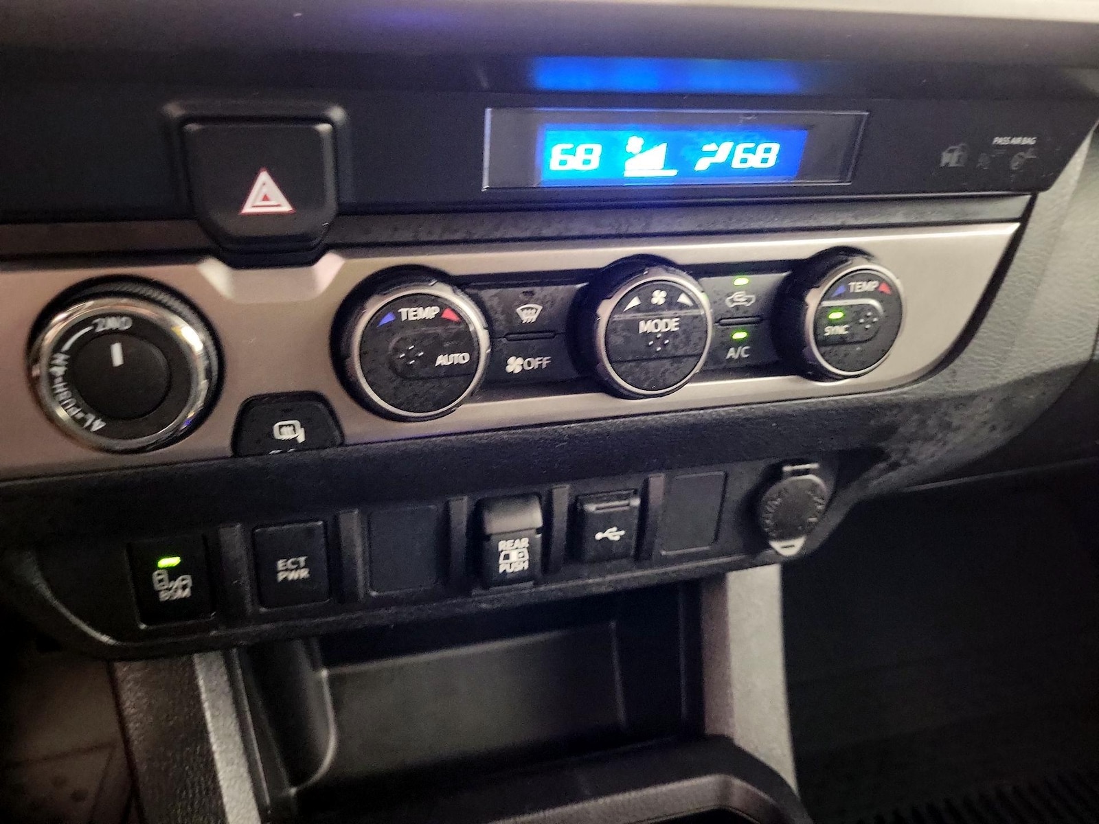2023 Toyota Tacoma SR5 - Photo 17