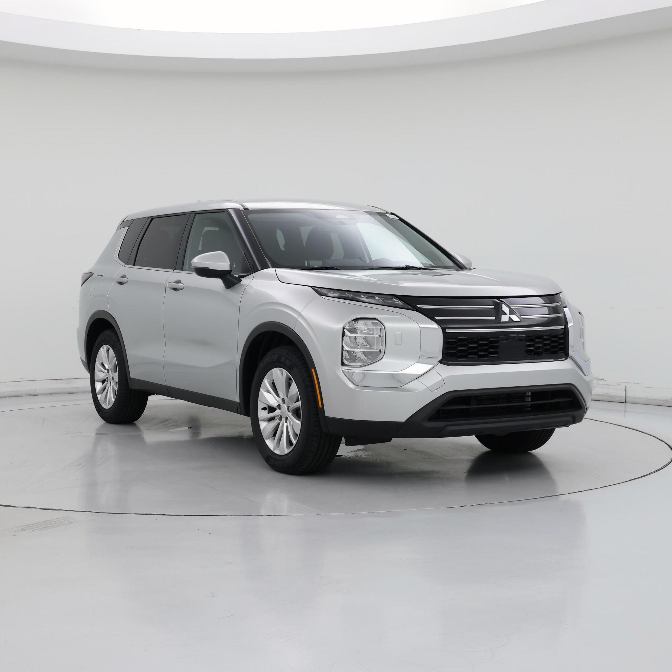 Silver 2025 Mitsubishi Outlander SUV / Crossover Front-Wheel Drive Automatic