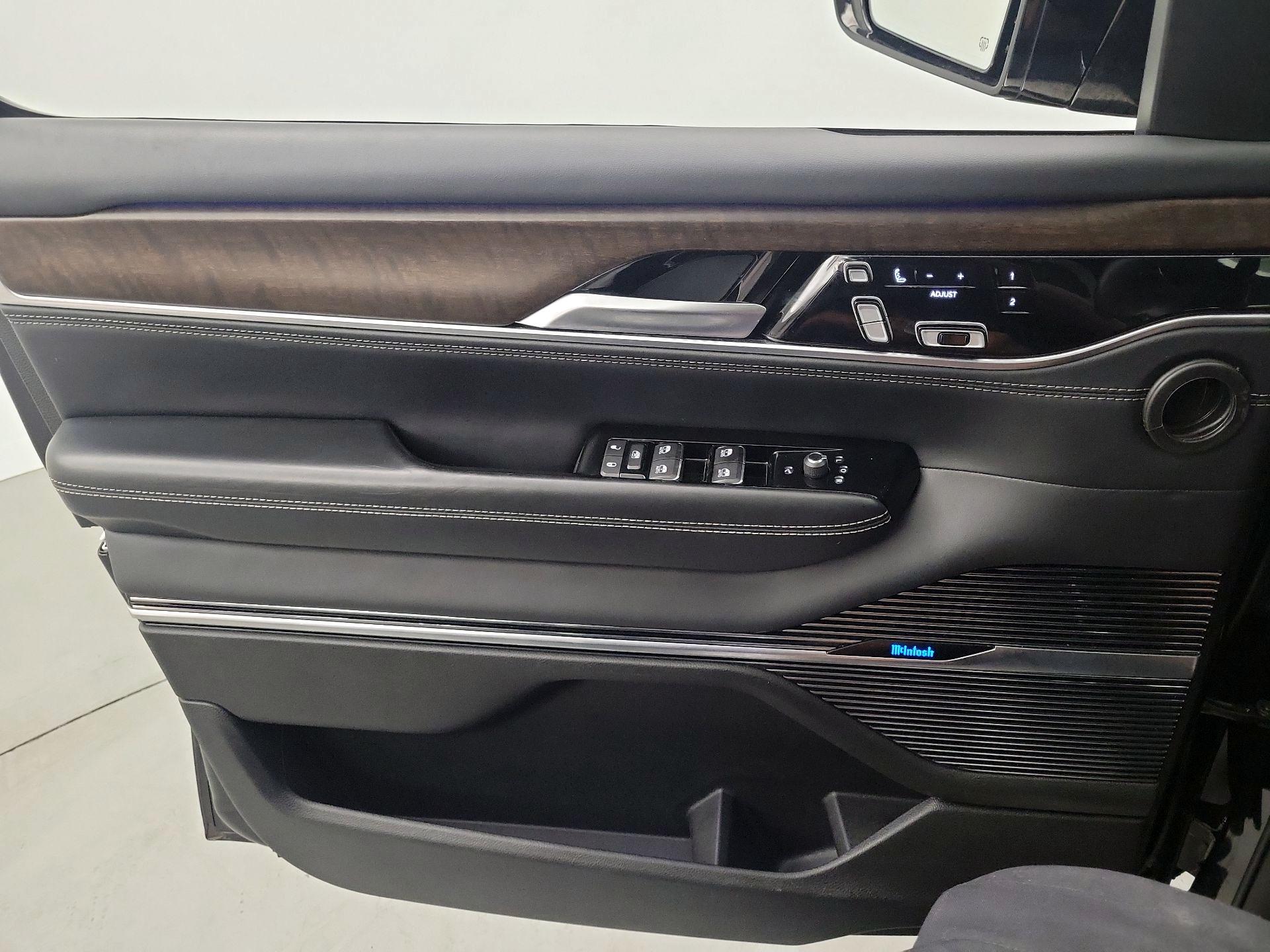 Thumbnail: 2024 Jeep Grand Wagoneer L - 12