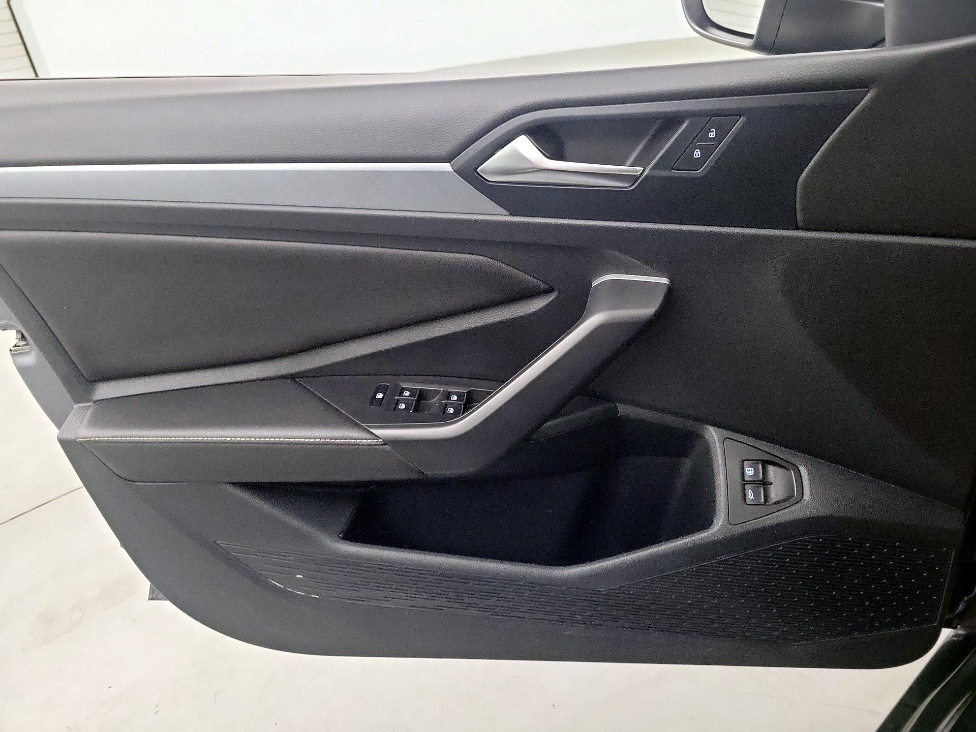 Thumbnail: 2024 Volkswagen Jetta - 12