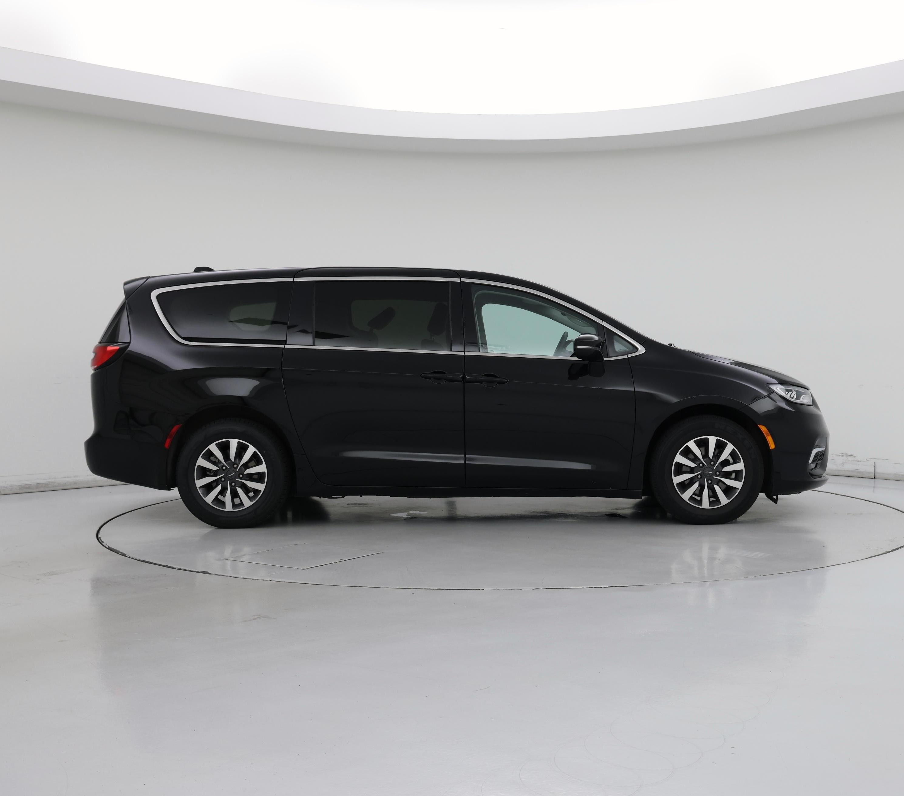 Thumbnail: 2024 Chrysler Pacifica - 7