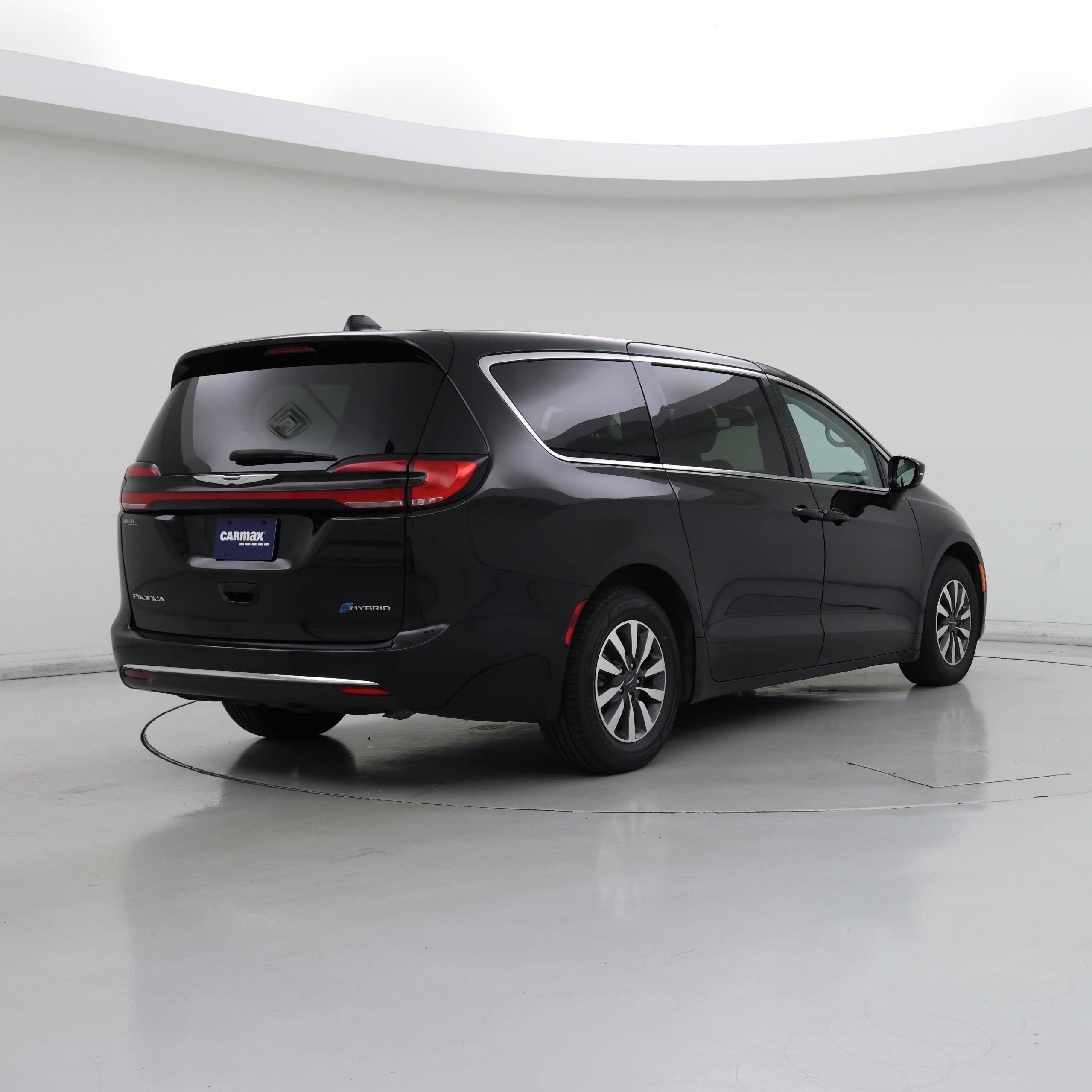 Thumbnail: 2024 Chrysler Pacifica - 8