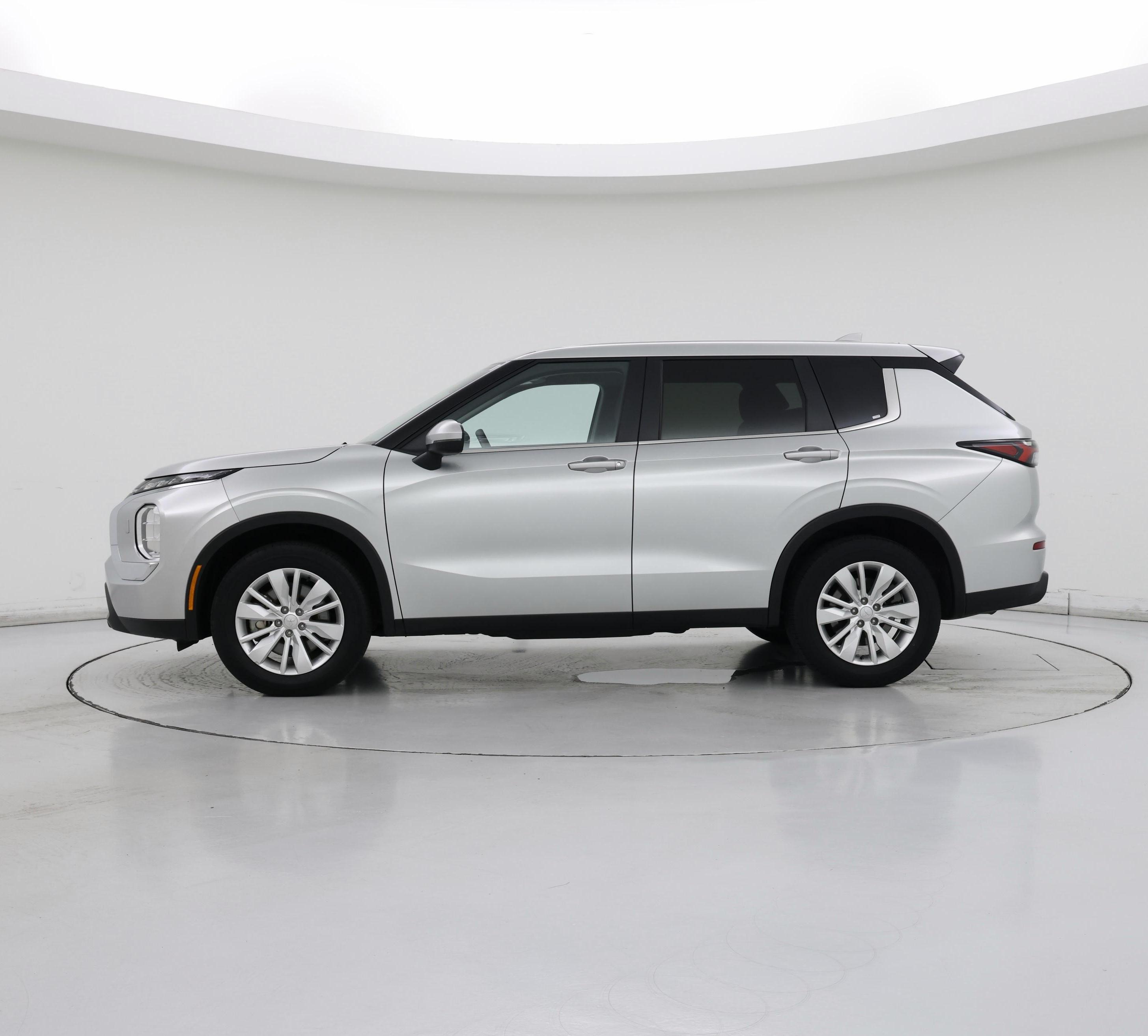 Thumbnail: 2025 Mitsubishi Outlander - 3