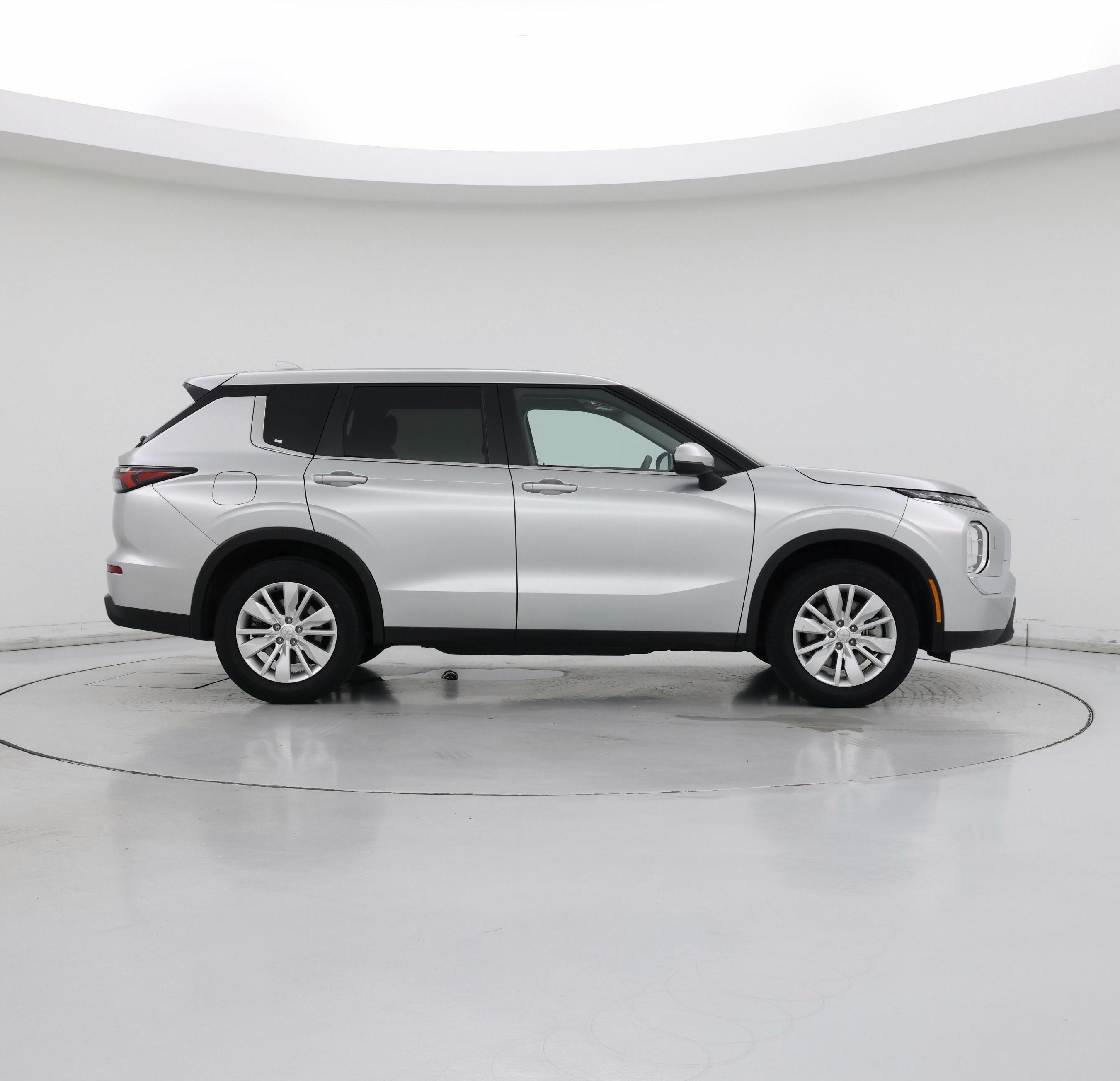 Thumbnail: 2025 Mitsubishi Outlander - 7