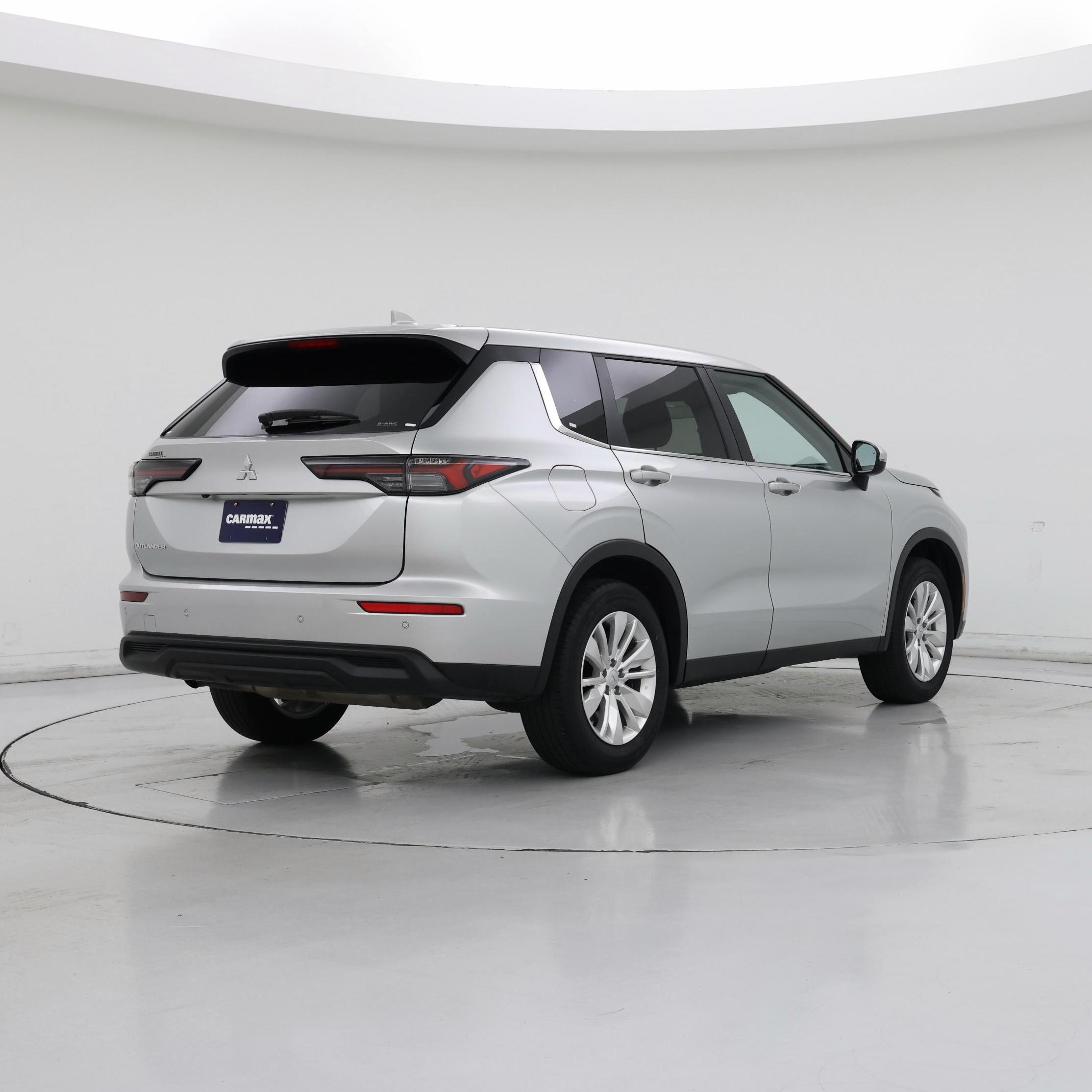Thumbnail: 2025 Mitsubishi Outlander - 8